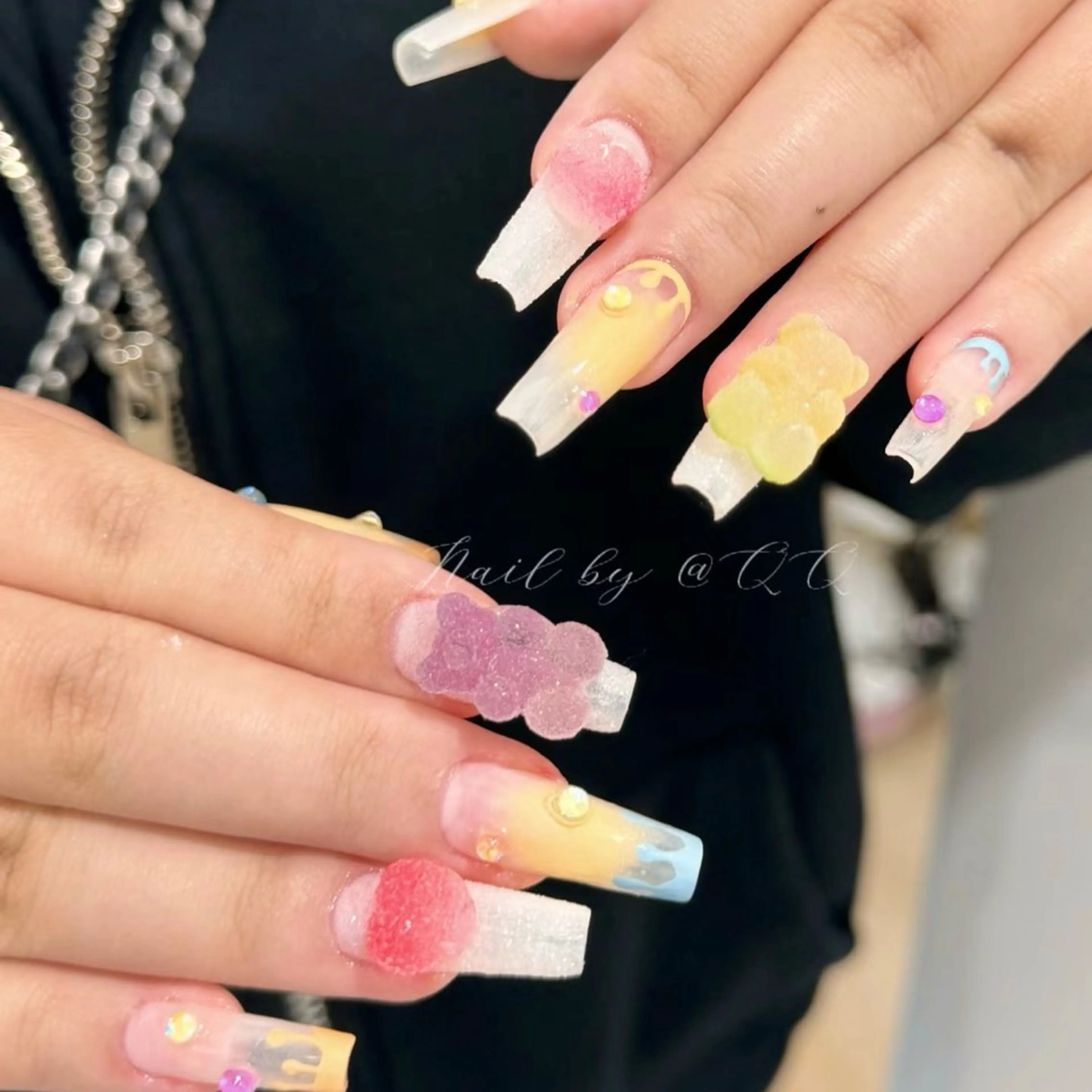 ネイル Hana  NAIL所属・新宿YISInail スカルプ専門店のネイルデザイン