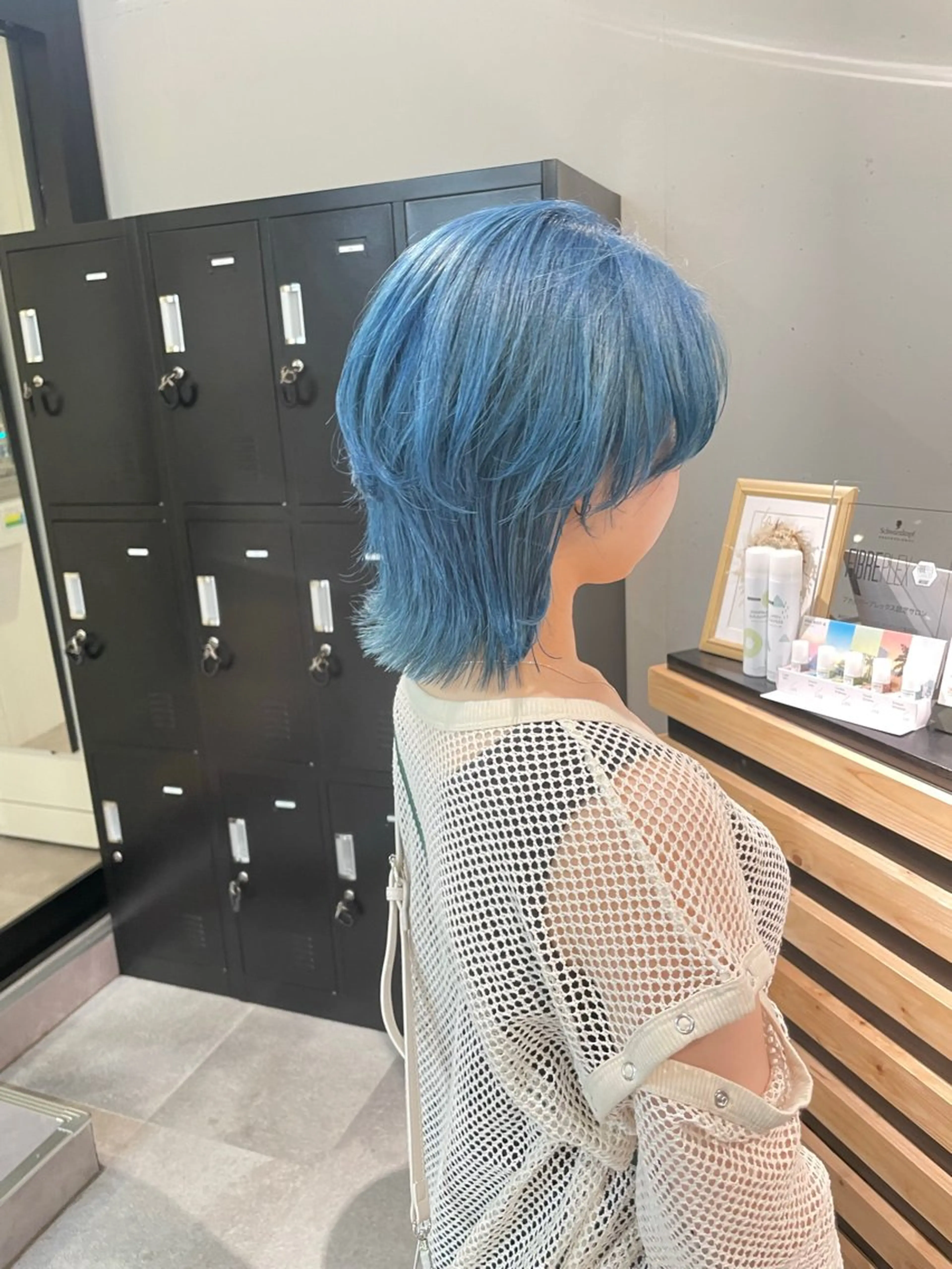 ミディアム カラー ブリーチ ハイトーンカラー ウルフカット ヘアカラー A/LEE所属・久保田 千尋のヘアスタイル