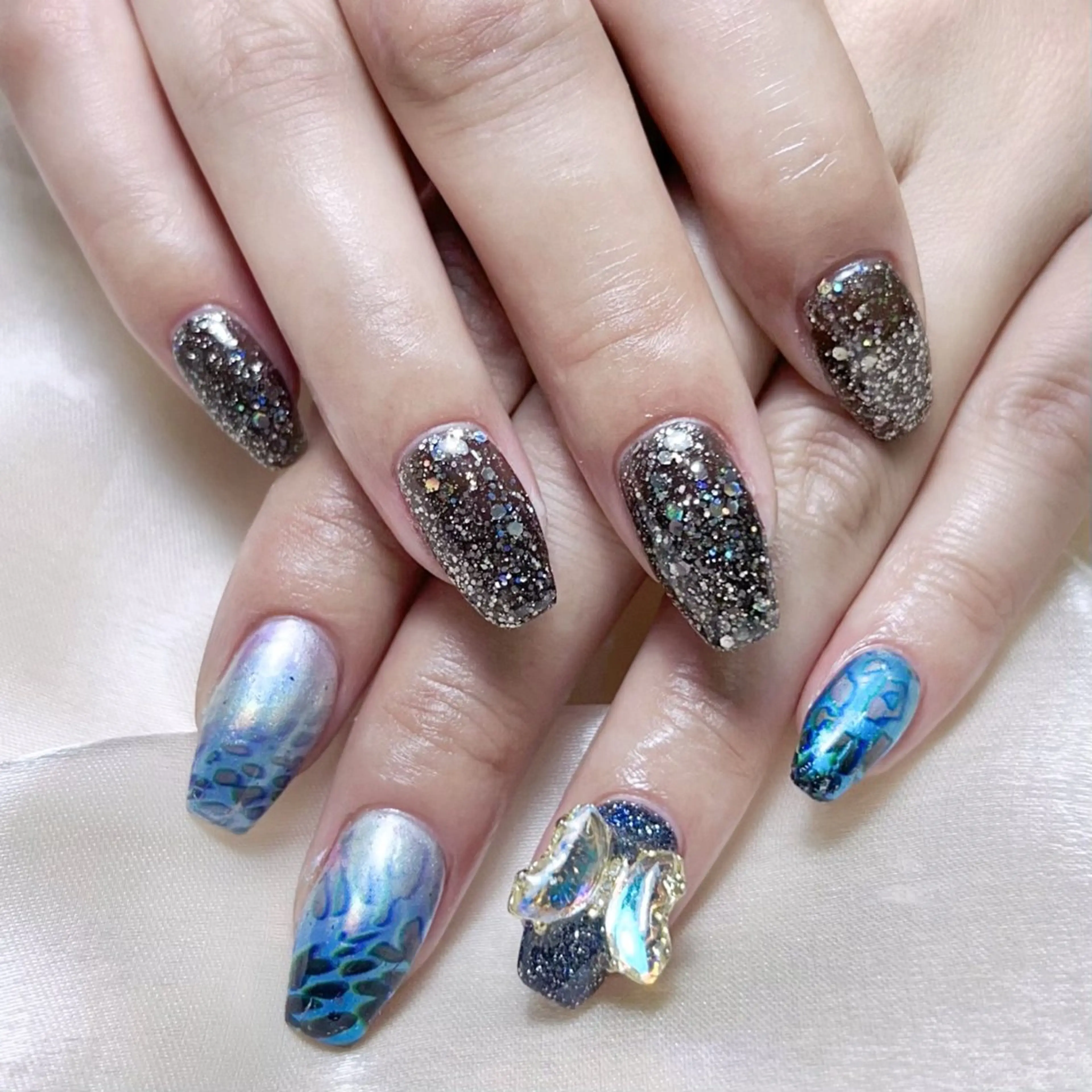 メンズ ネイル メンズ韓国風 アートネイル オーロラネイル ガーリー キラキラネイル ハンドネイル Nail salon 木にいるのネイルデザイン