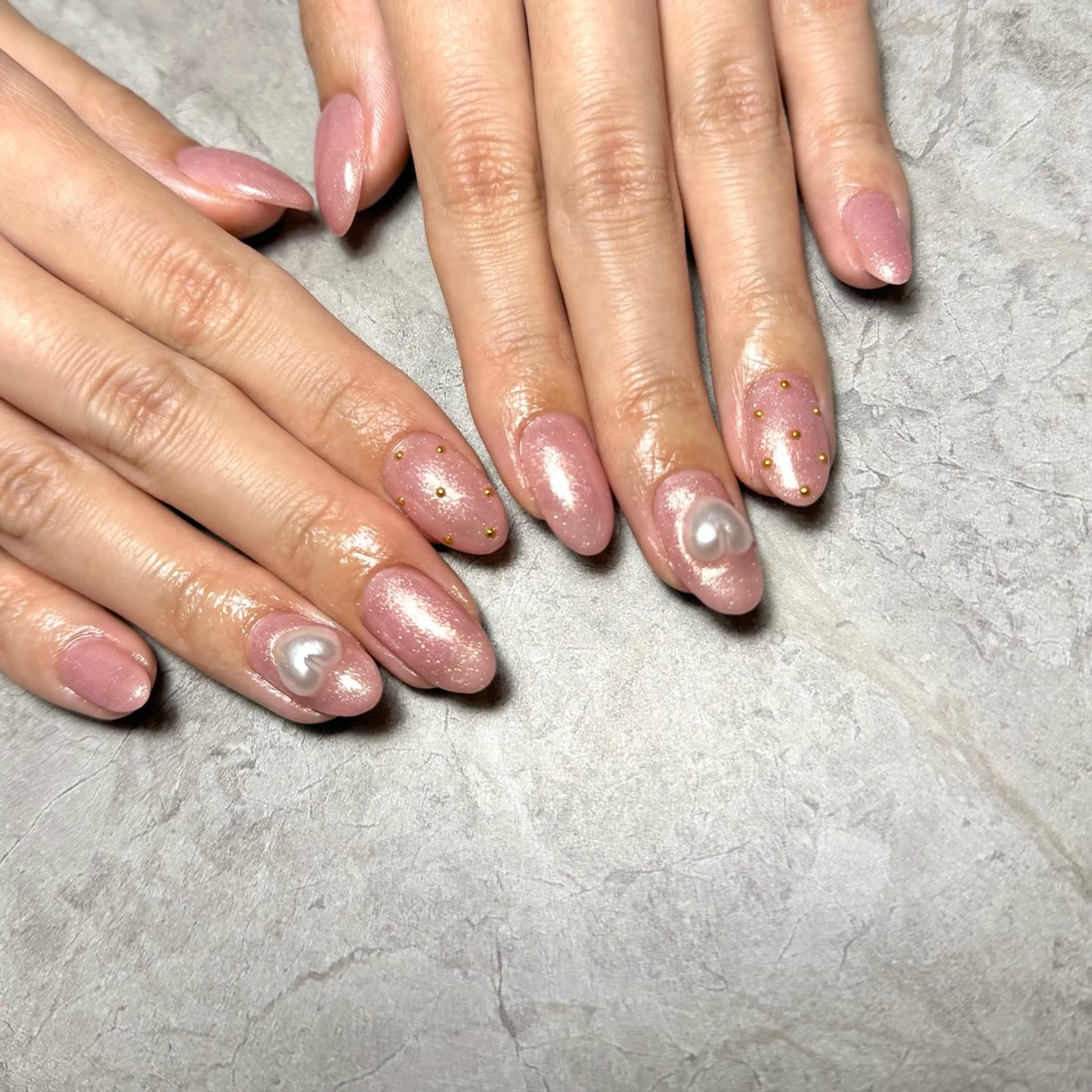 ネイル ドット ハート キラキラネイル ピンク シンプルネイル ハンドネイル Nail Salon Lillion【リリオン】所属・lillion karenのネイルデザイン