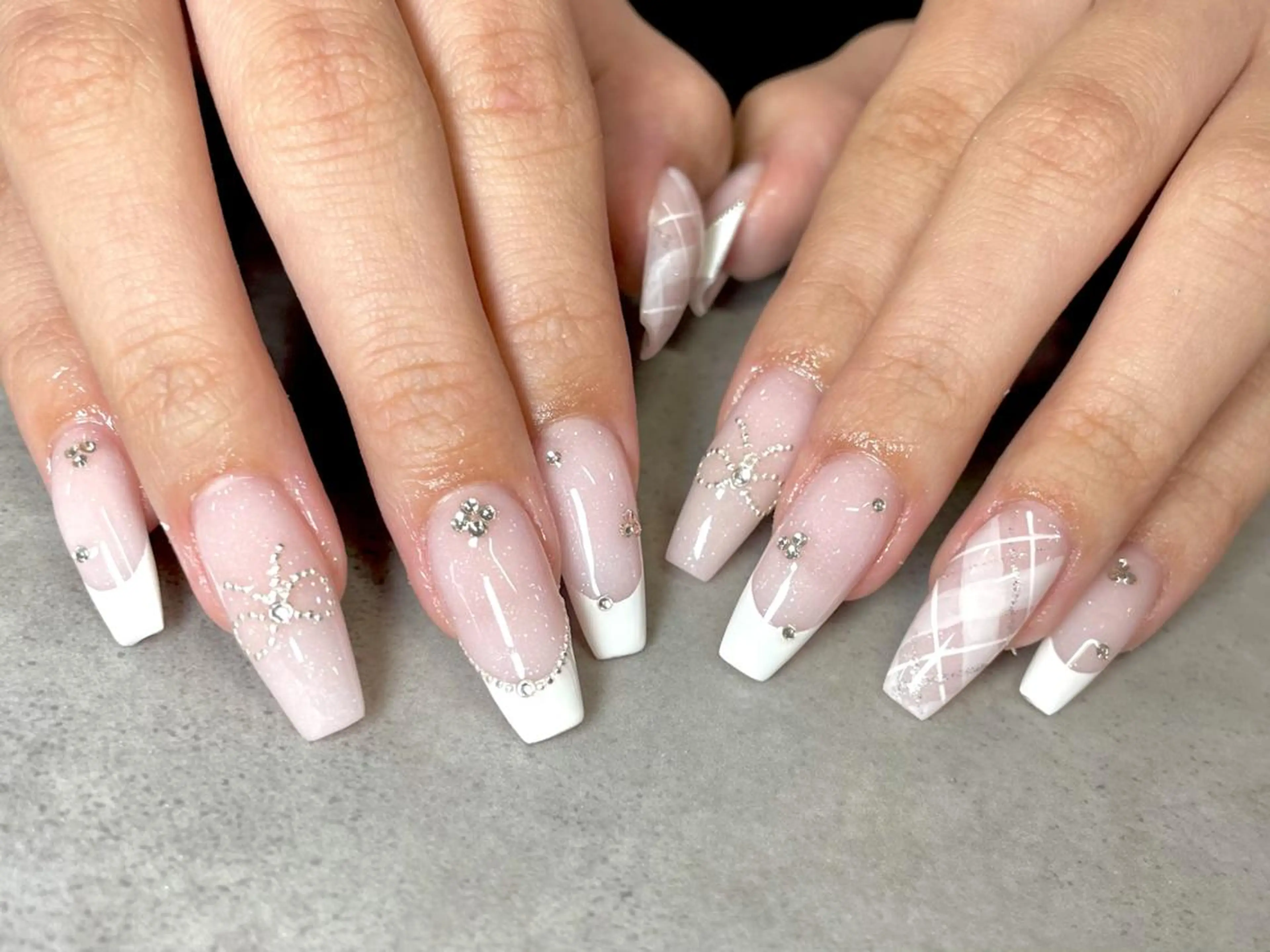 ネイル elu hのネイルデザイン