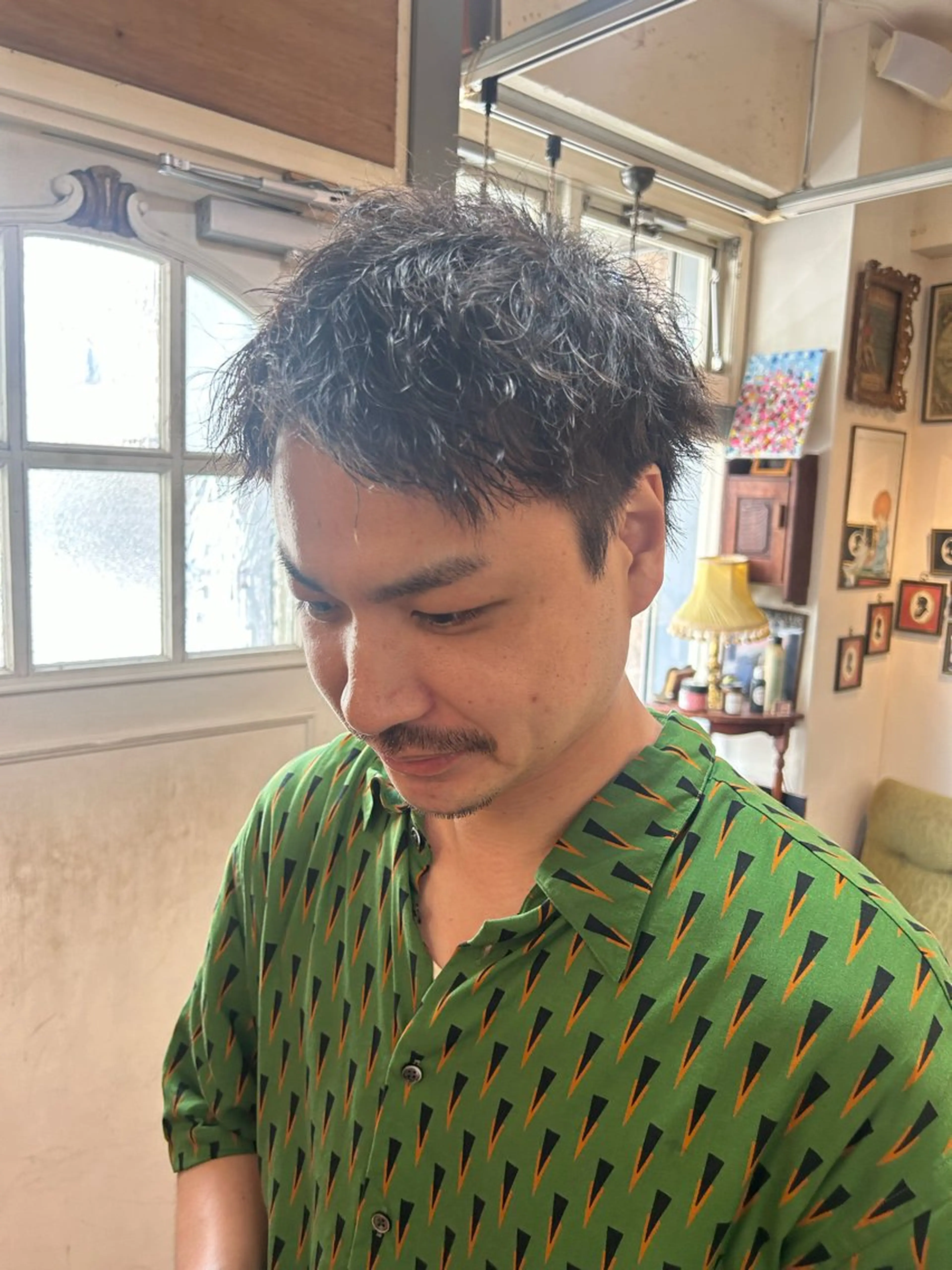 ショート パーマ メンズ メンズパーマ スパイキーショート ショートヘア カット パーマ 清水千優/パーマ/透 明感カラー/メンズのヘアスタイル