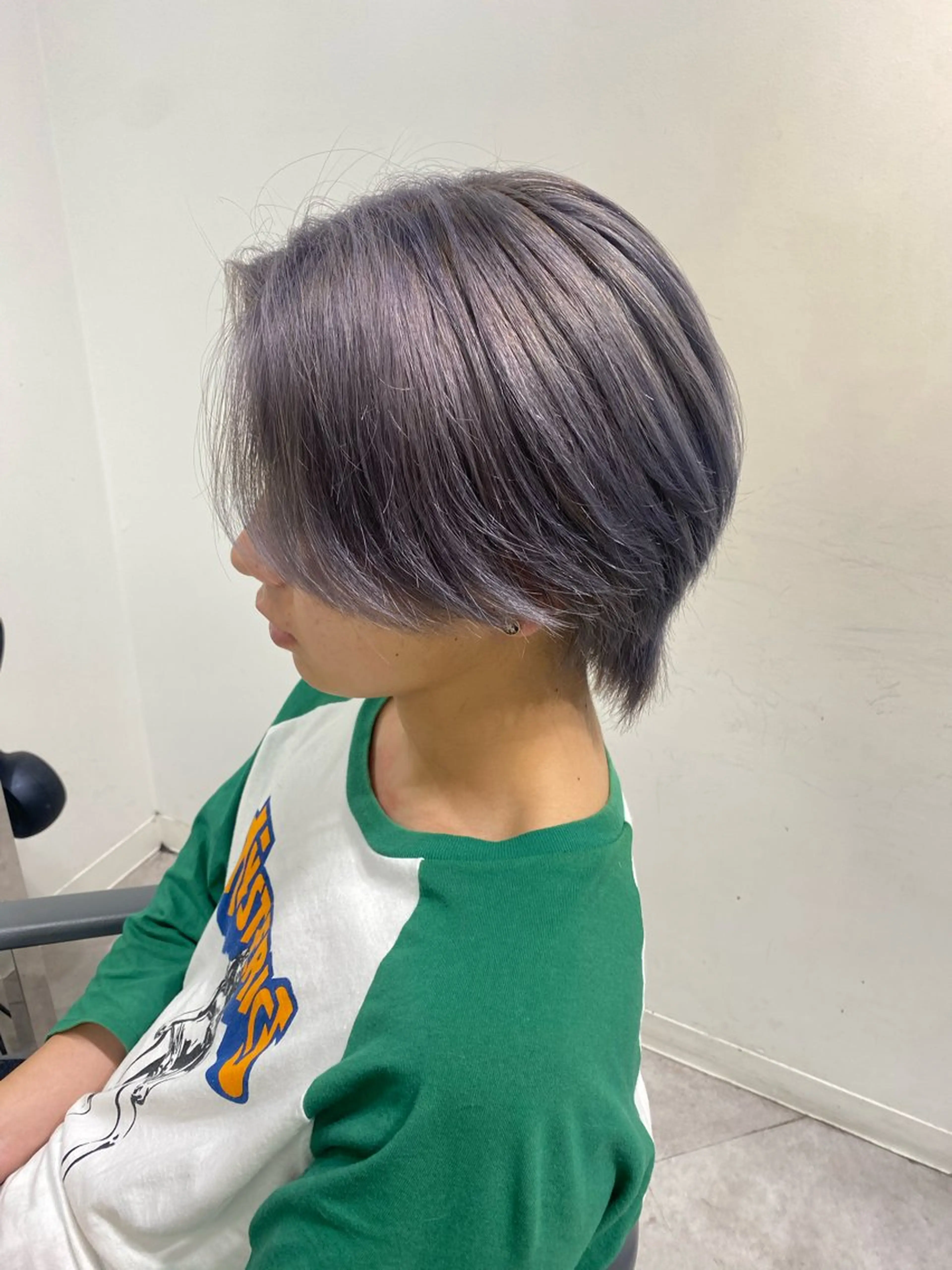 カラー メンズ ラベンダーカラー シルバー ‎しゅり🇰🇷 日韓MIXメンズヘアのヘアスタイル