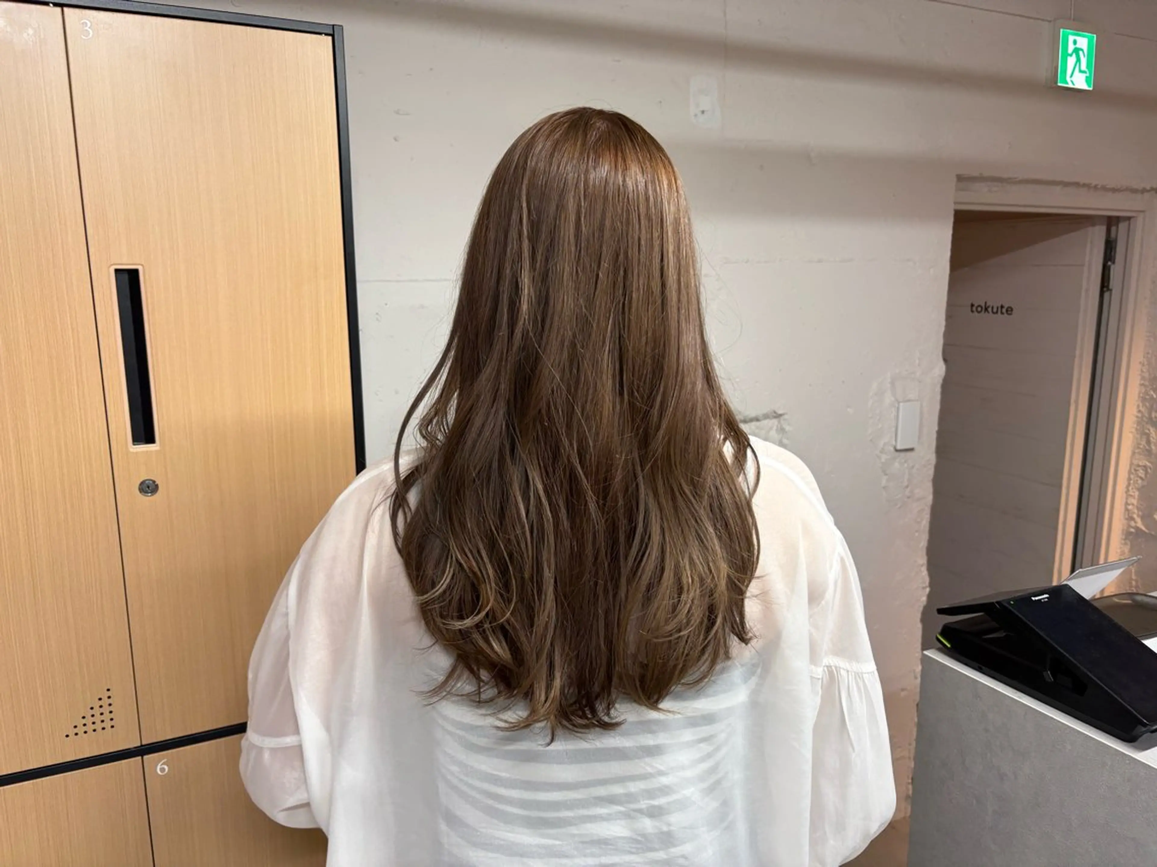 ロング ヘアカラー tokute 中野真咲🐺のヘアスタイル