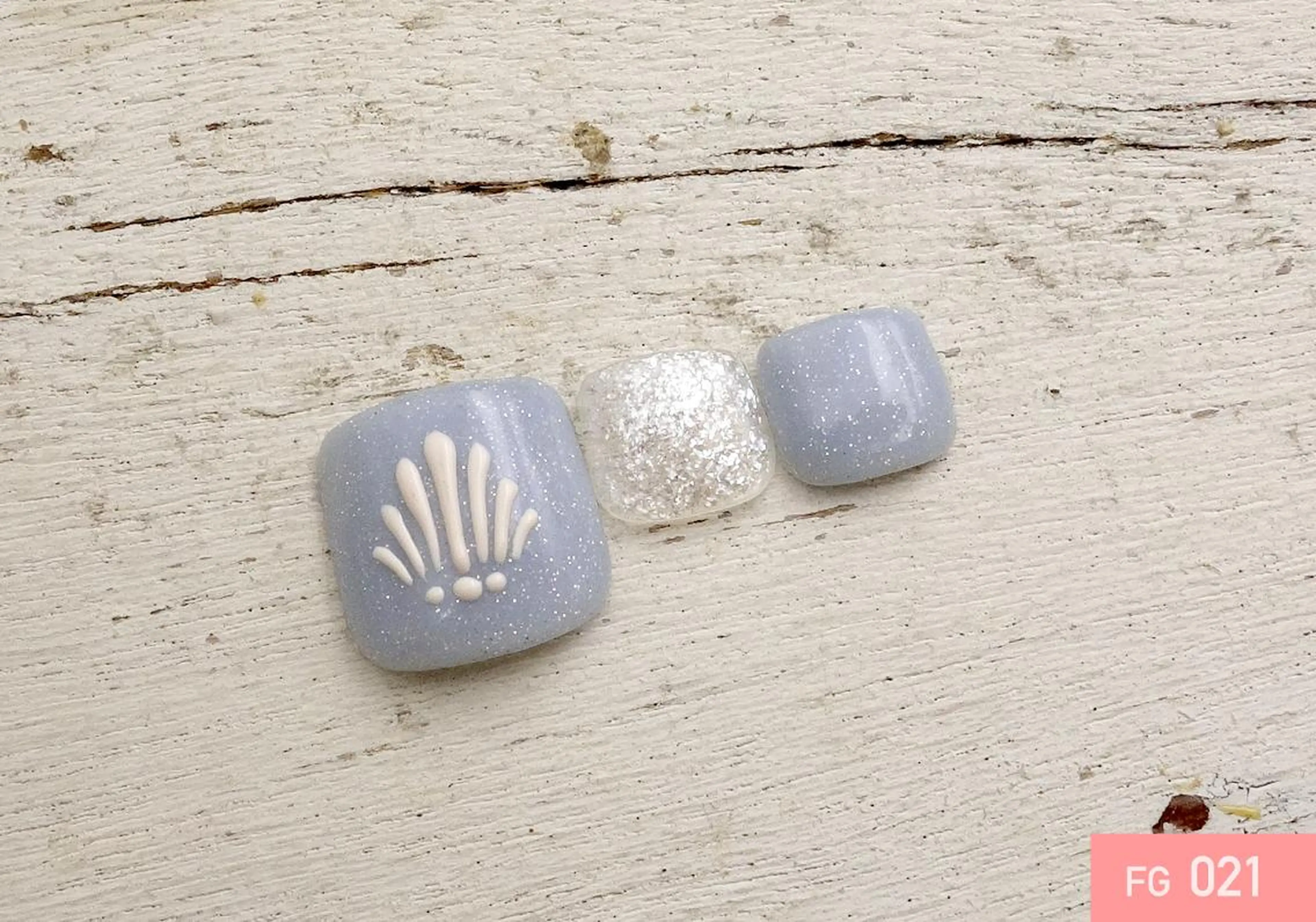 ネイル フットネイル ゴールド ネイル nanのネイルデザイン