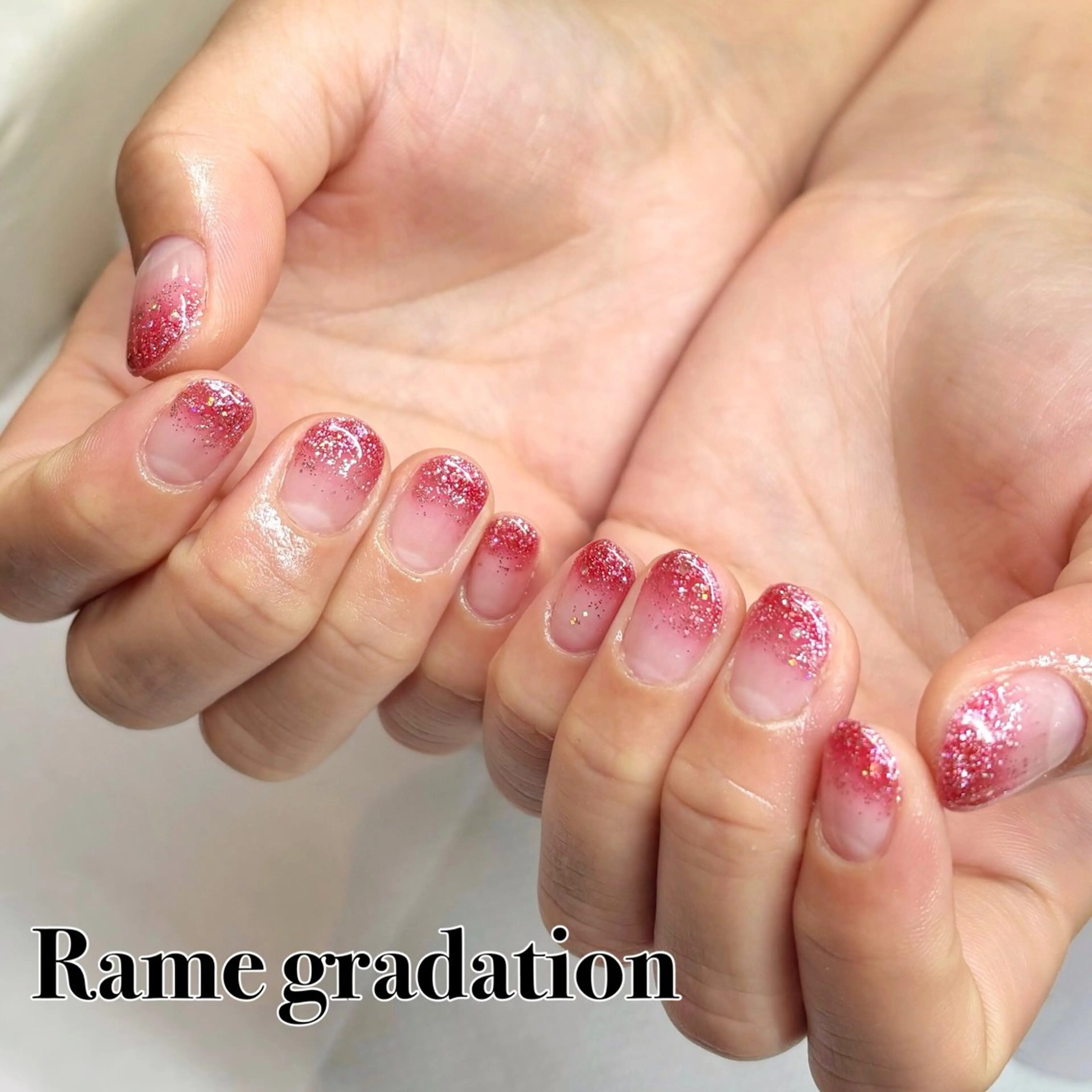 ネイル グラデーション ラメ(グリッター) ネイルサロンエーナイン本店所属・【モデル募集中】 hina🌼のネイルデザイン