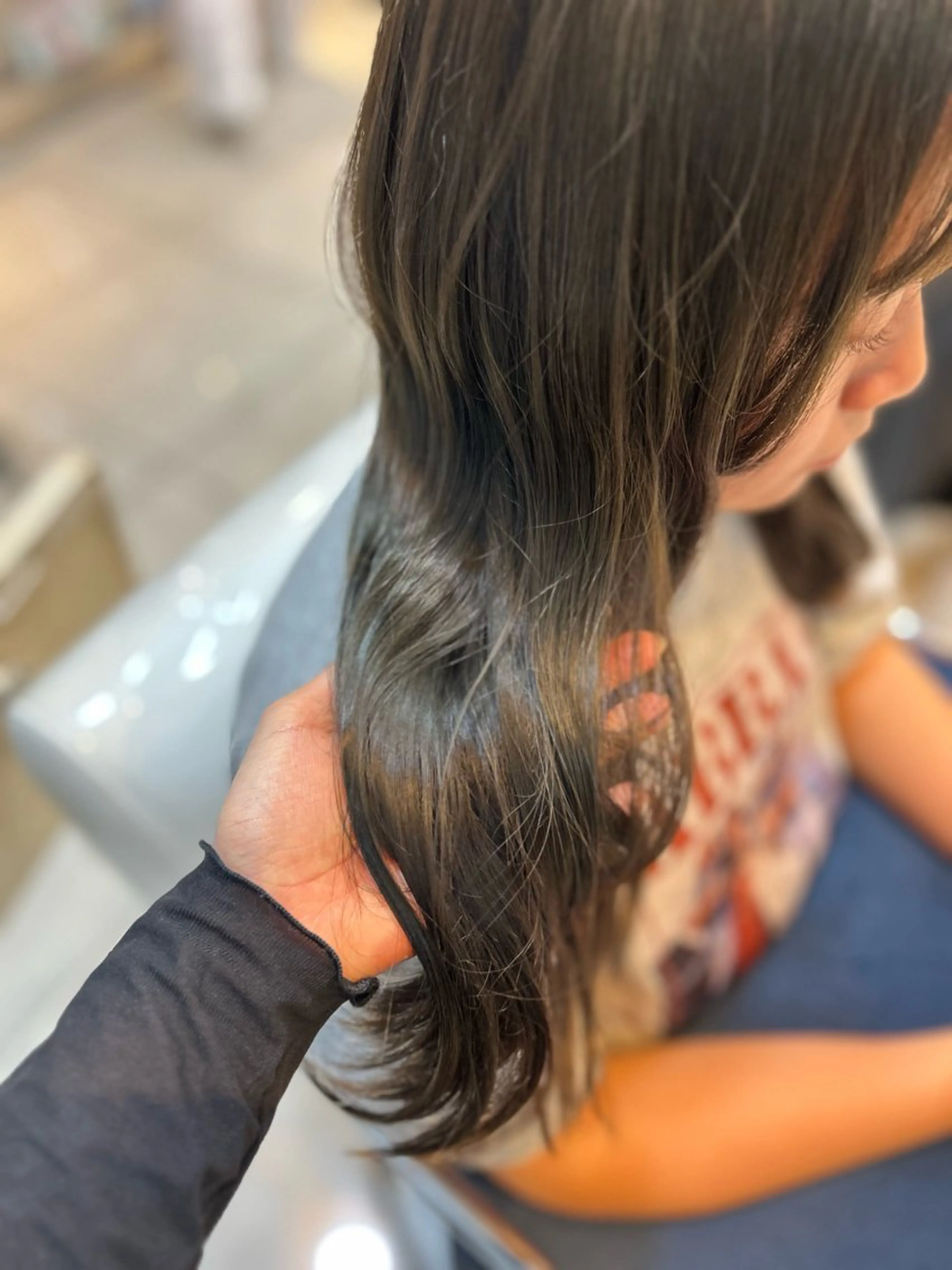 ロング カラー ヘアカラー 坂田 愛彩萌のヘアスタイル