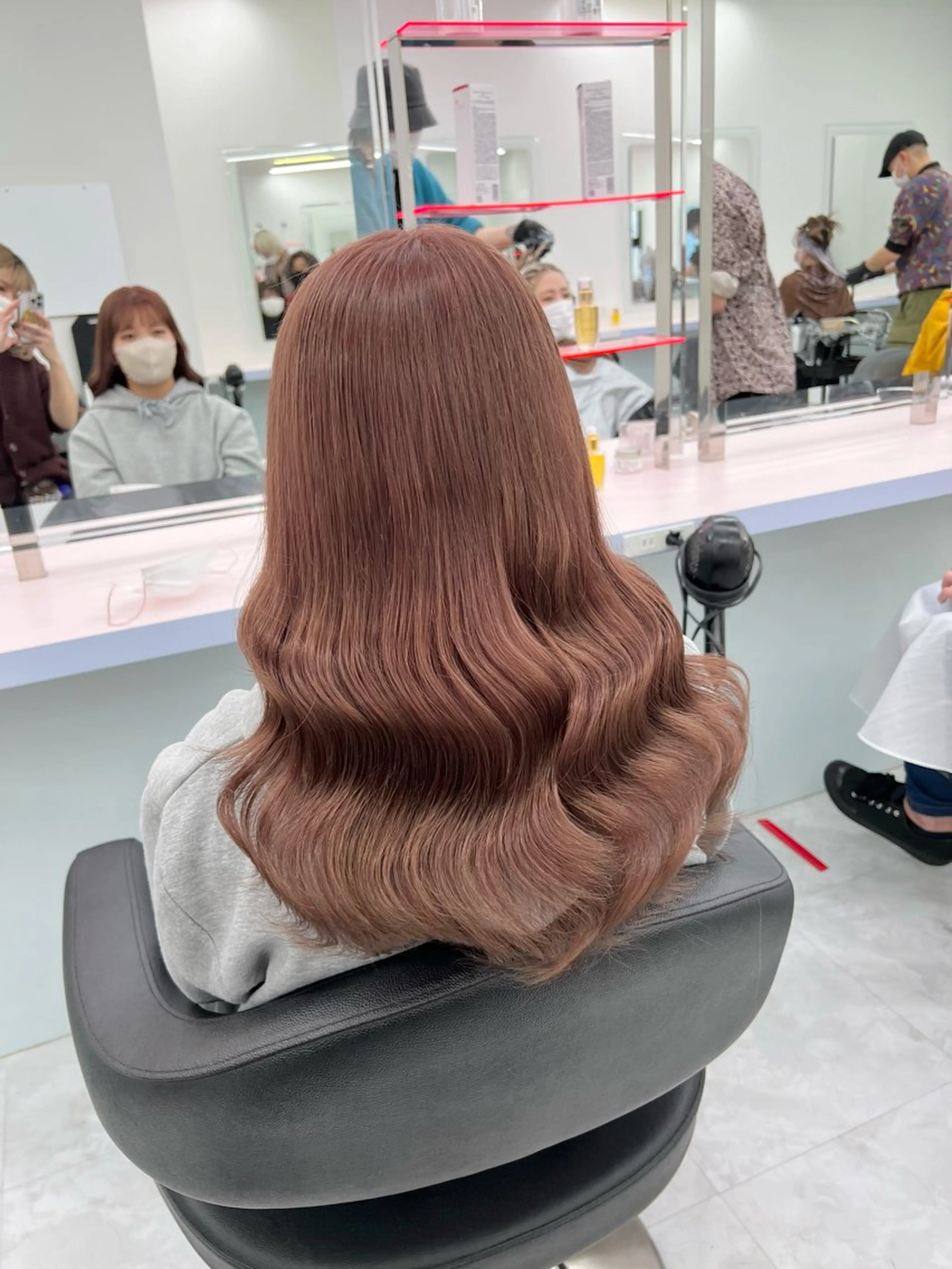セミロング カラー ブリーチ ケアブリーチ ダブルカラー イヤリングカラー インナーカラー ヘアカラー トリートメント ヘッドスパ ヘアセット カラー指名NO.1 🌈Neneのヘアスタイル
