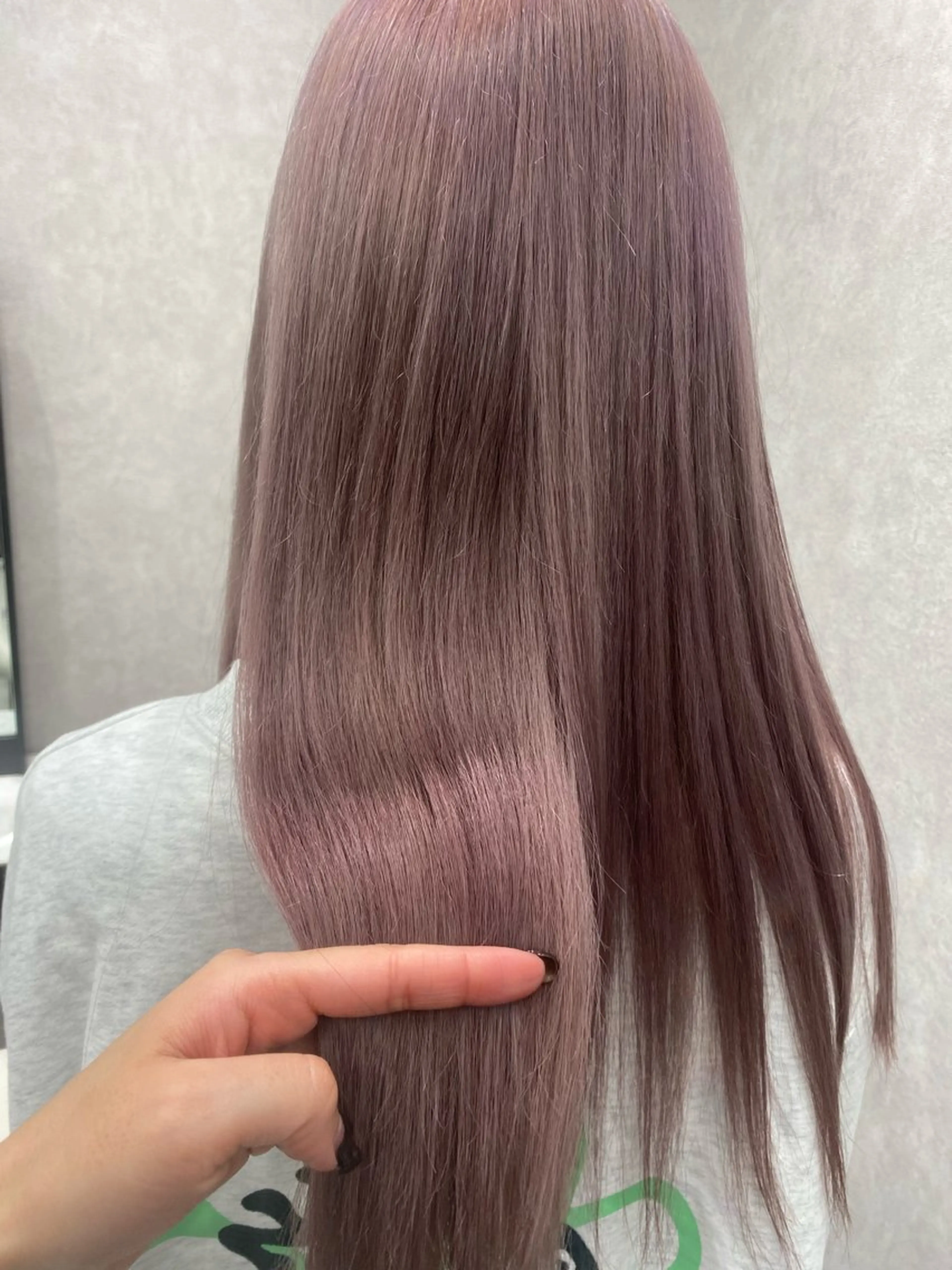 カラー グレージュ ラベンダーカラー ラベンダーグレージュ ラベンダーグレー dot .tokyo所属・中村 彩夏のヘアスタイル