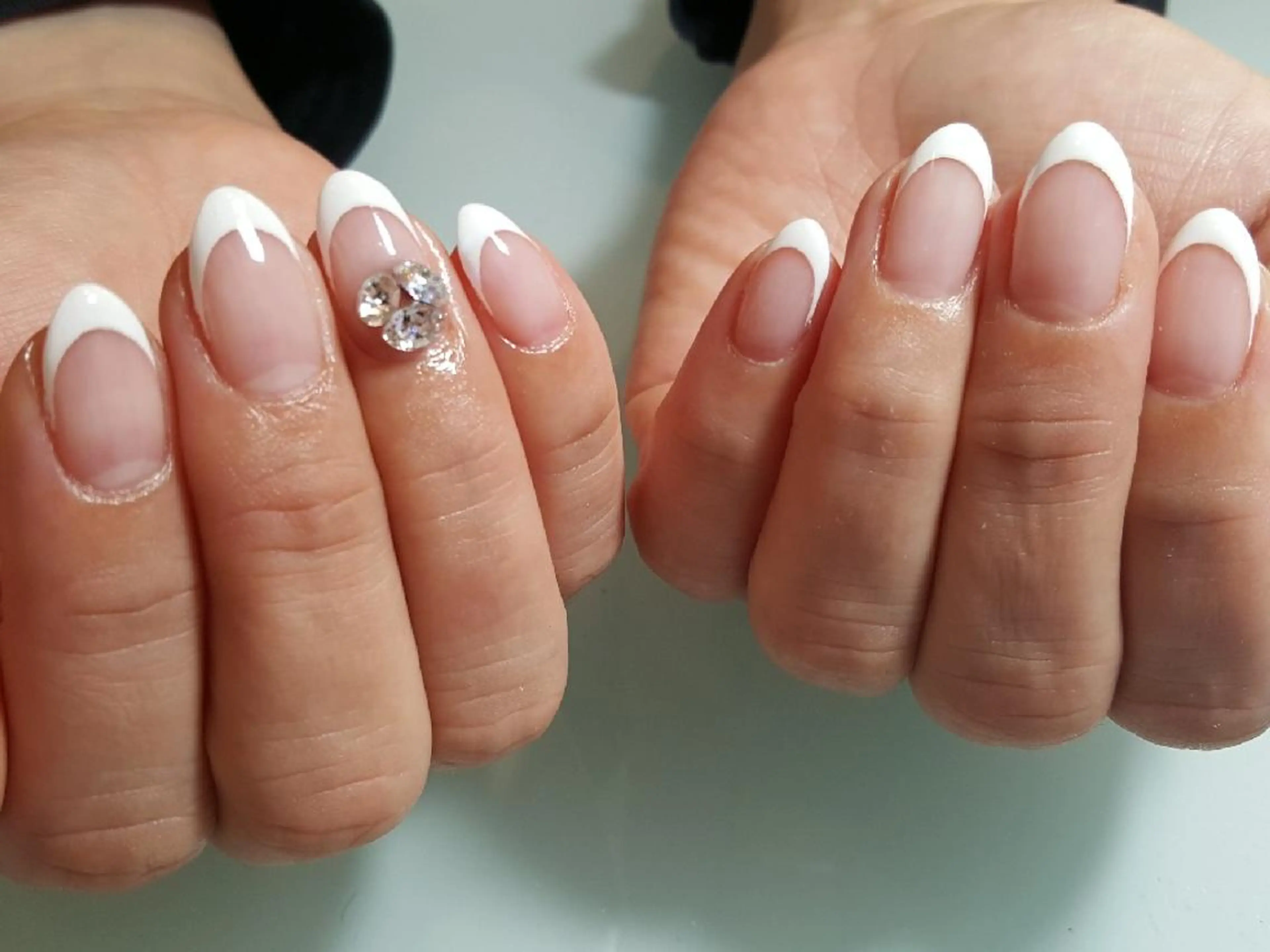 ネイル フレンチネイル ストーンネイル 人気エリア💖完全個室【ルリエ】所属・ネイルサロン Lelienルリエのネイルデザイン