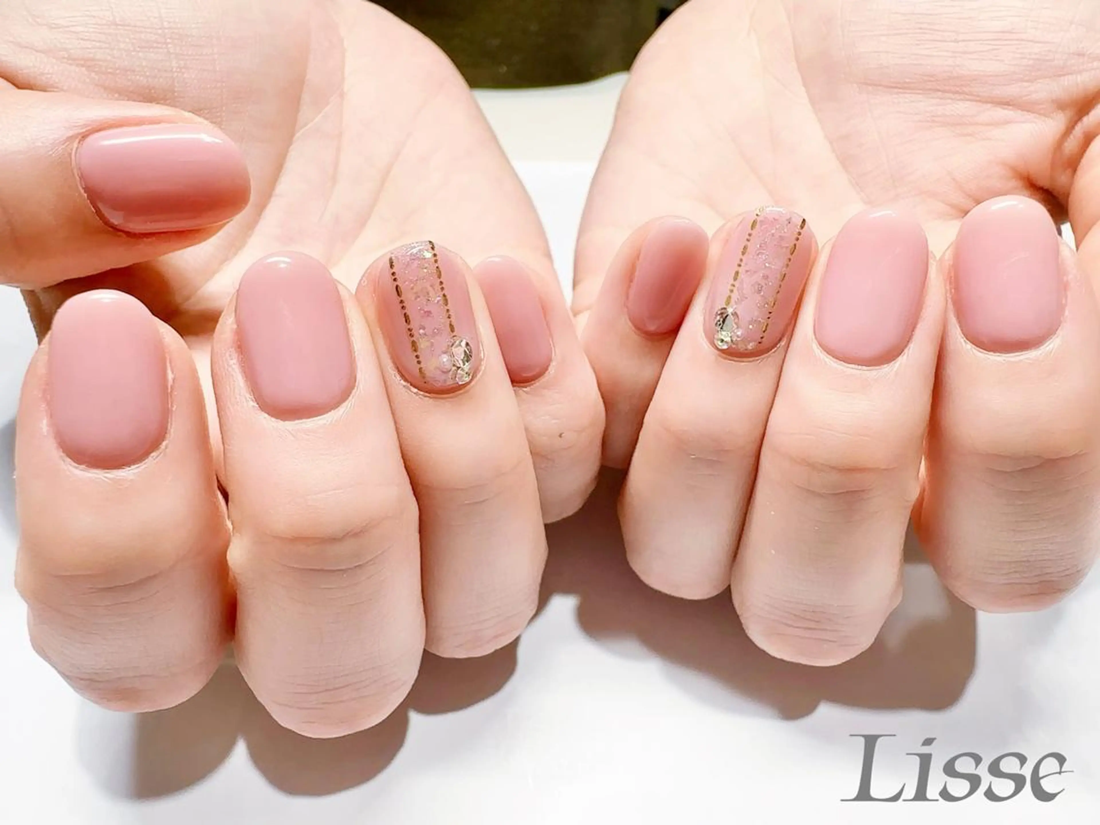 ネイル シンプルネイル Lisse銀座 Akuのネイルデザイン