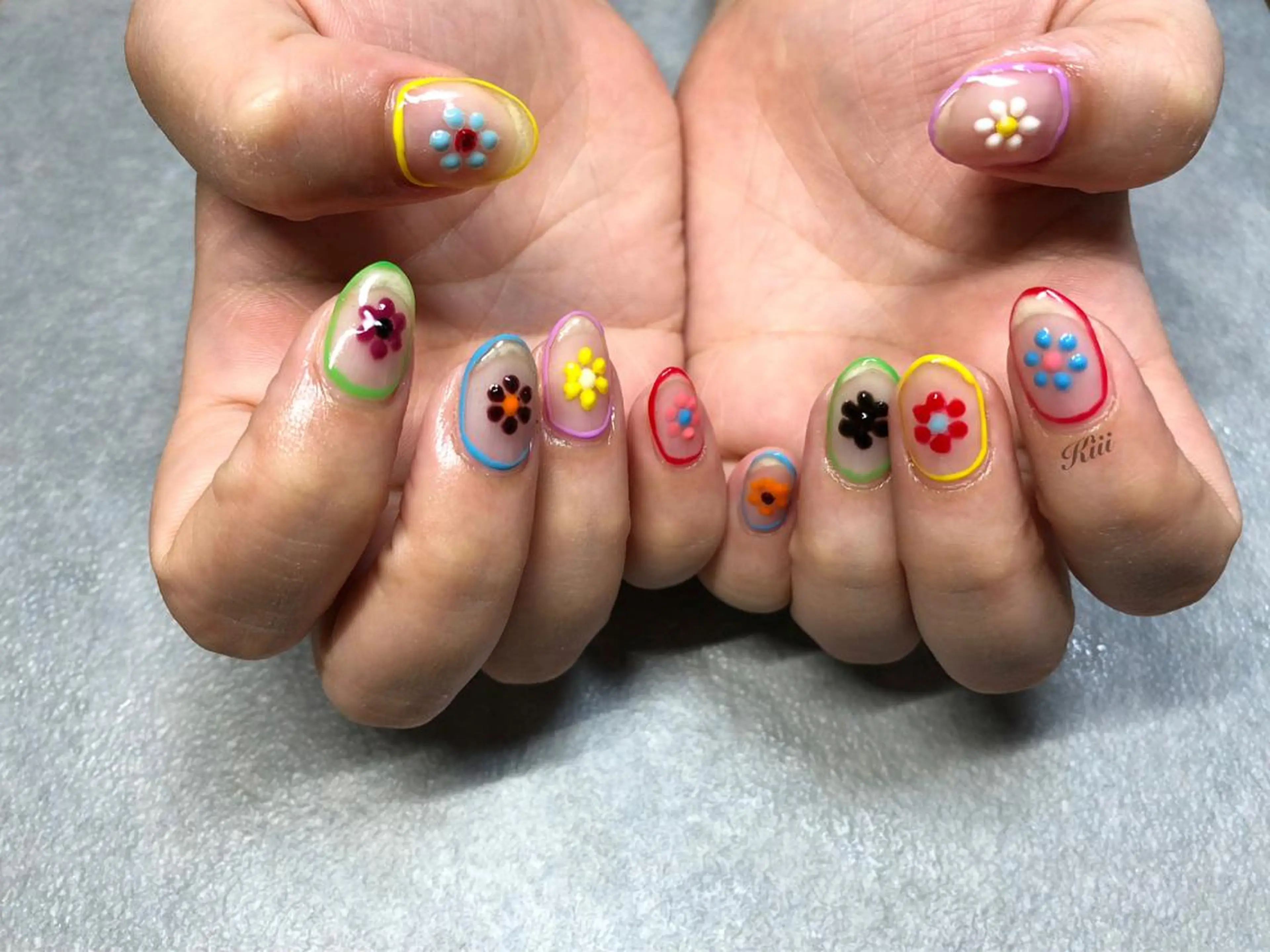 ネイル ハンドネイル フットネイル kiii.__ ✴︎*のネイルデザイン