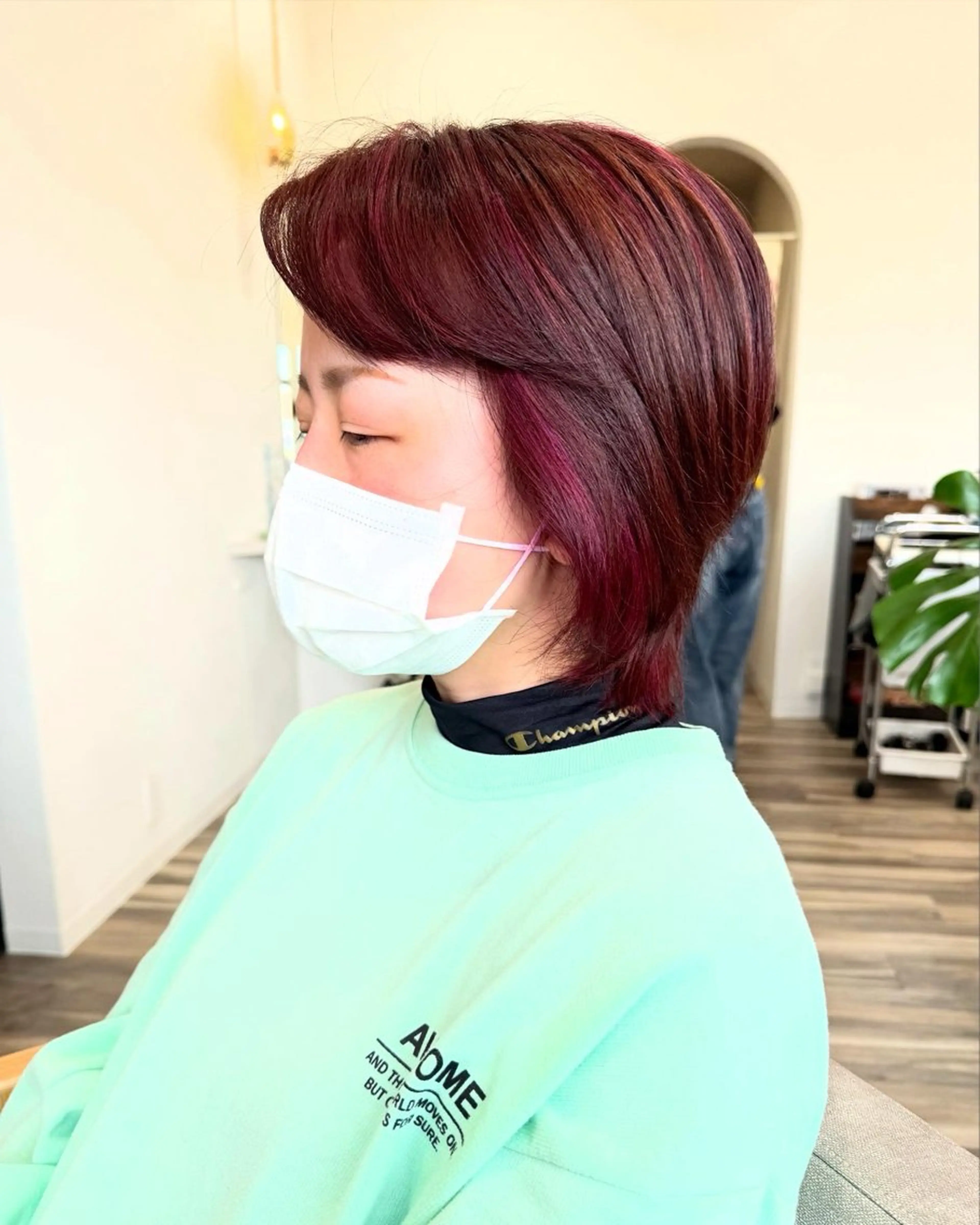 ショート カラー ブリーチ メッシュ パープルカラー 伴 貴吉のヘアスタイル