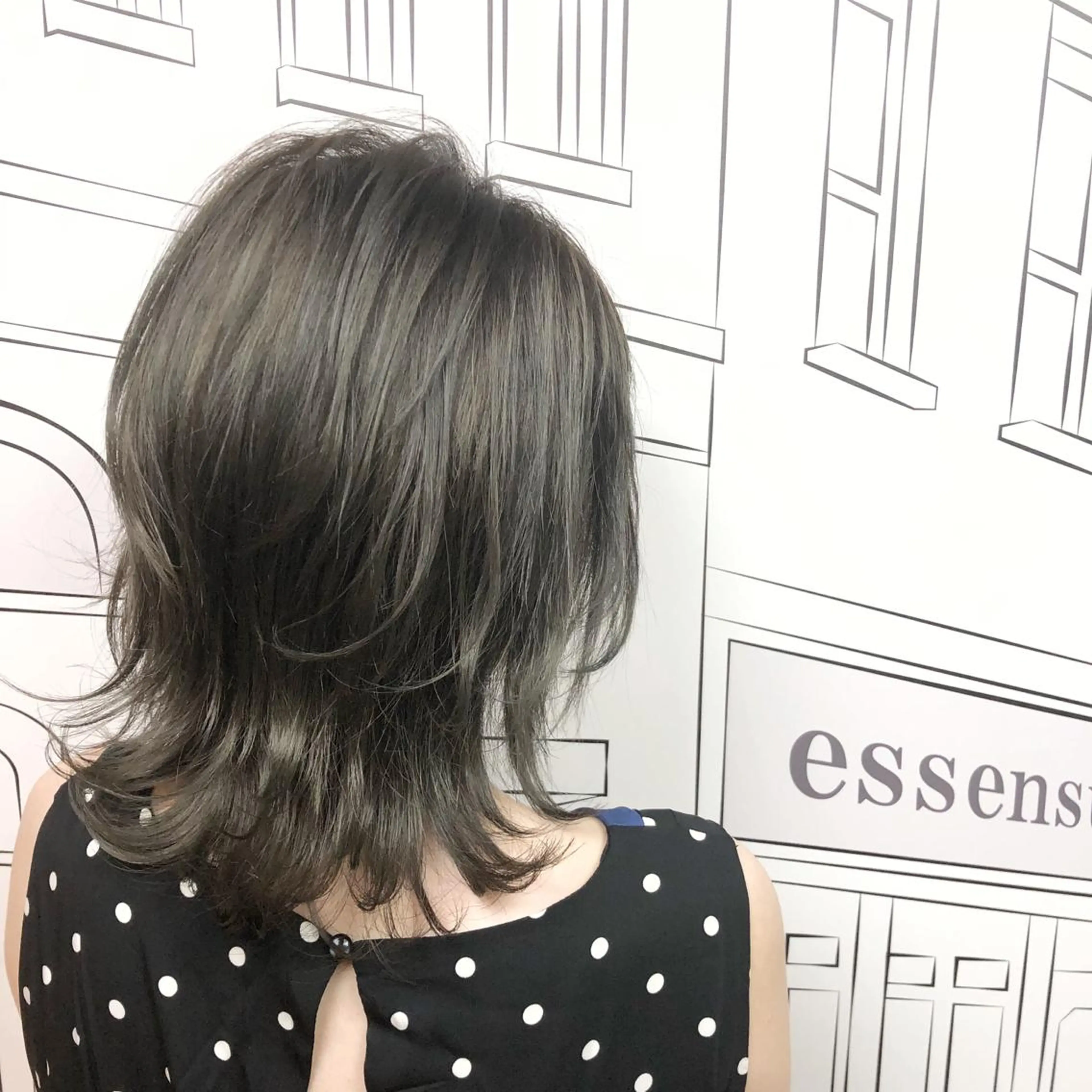 ミディアム カラー グレージュ ウルフカット レイヤー⭐️カラー ⭐️平川雅史のヘアスタイル