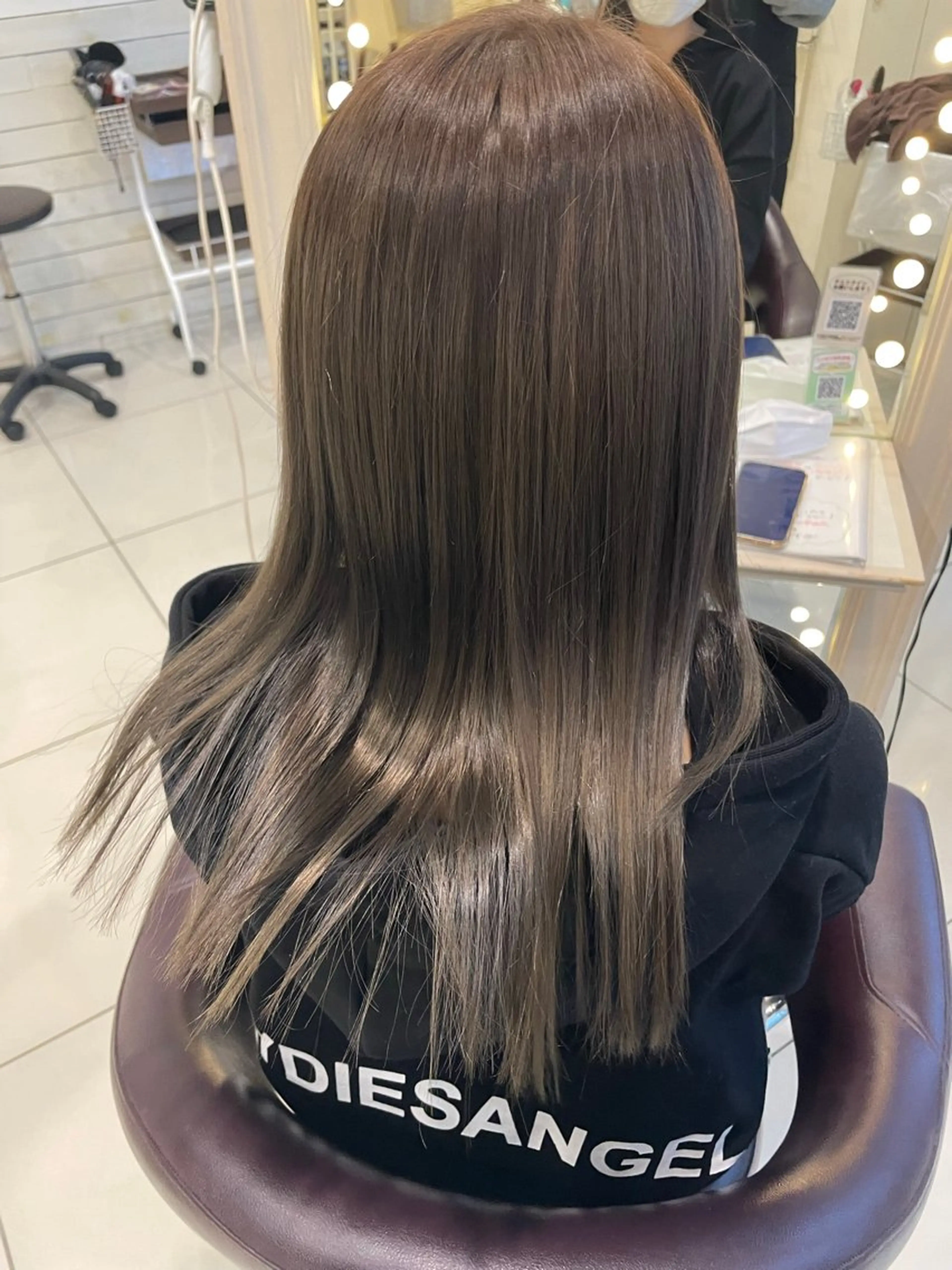 ロング 透明感color吉田 沙羅のヘアスタイル