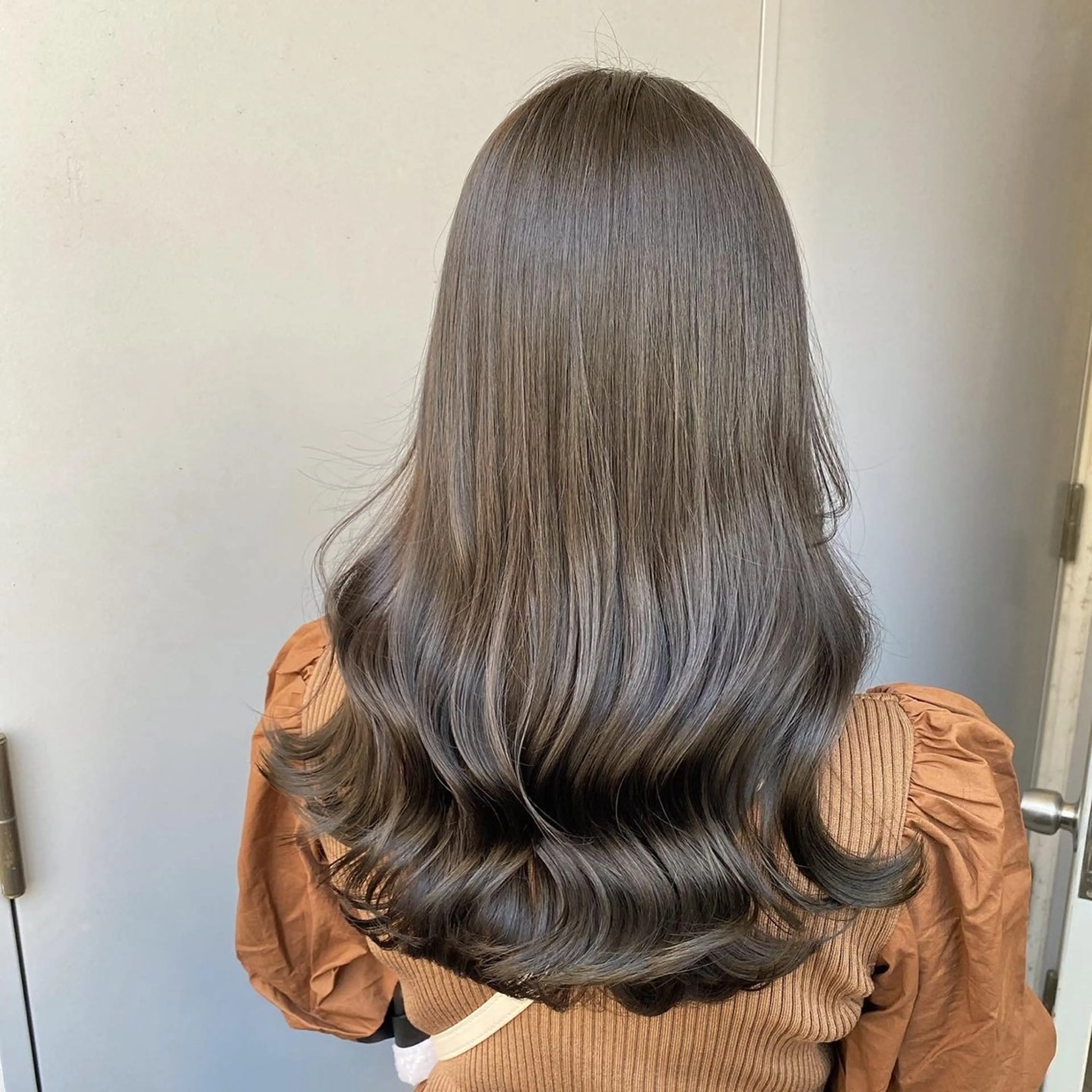 ロング カラー ハイトーンカラー 🦄レイヤーカットのヘアスタイル