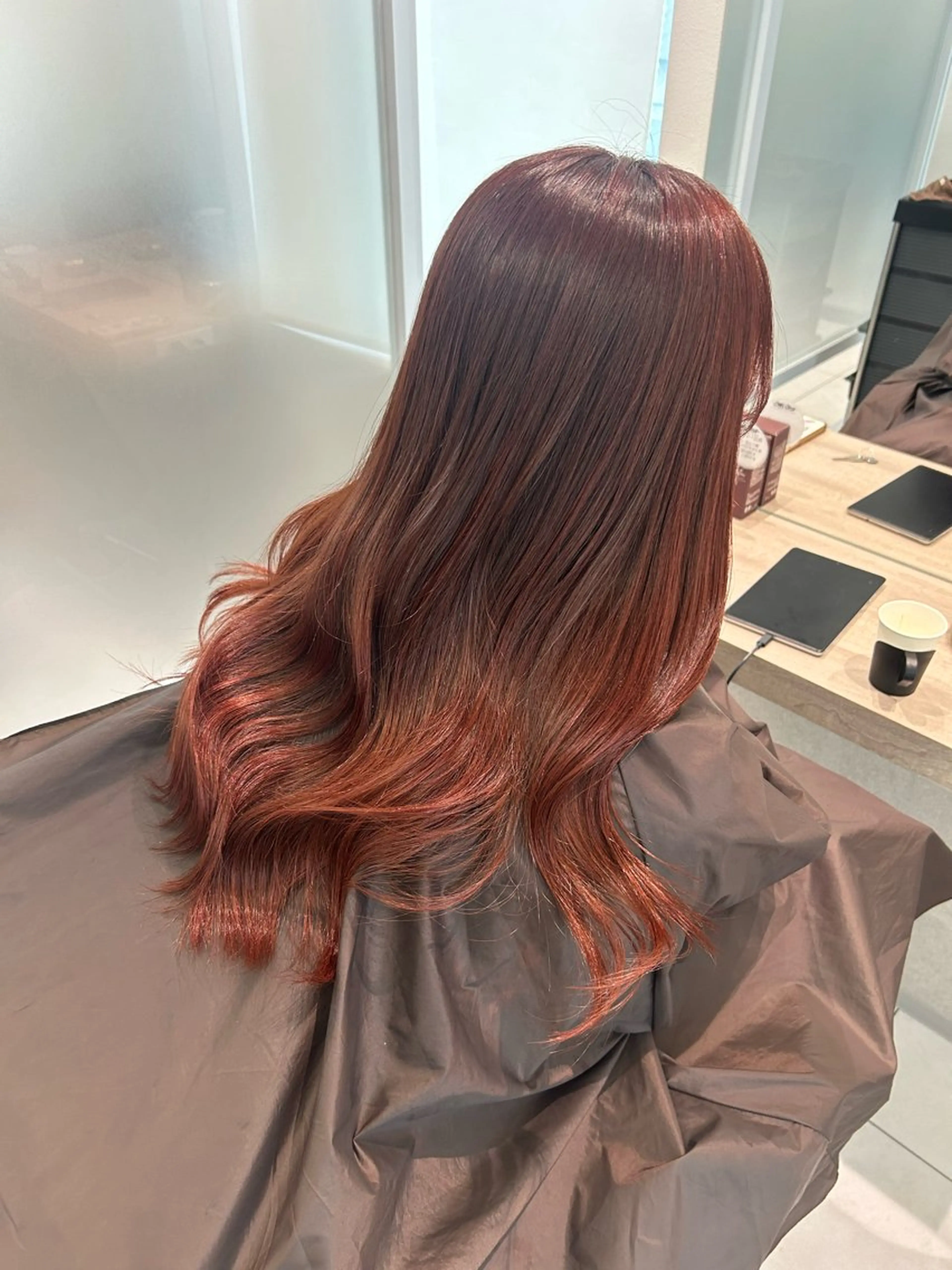 ロング カラー ブリーチ ブリーチなしカラー ピンクカラー オリーブ/アッシュ やわらか透明感カラーのヘアスタイル