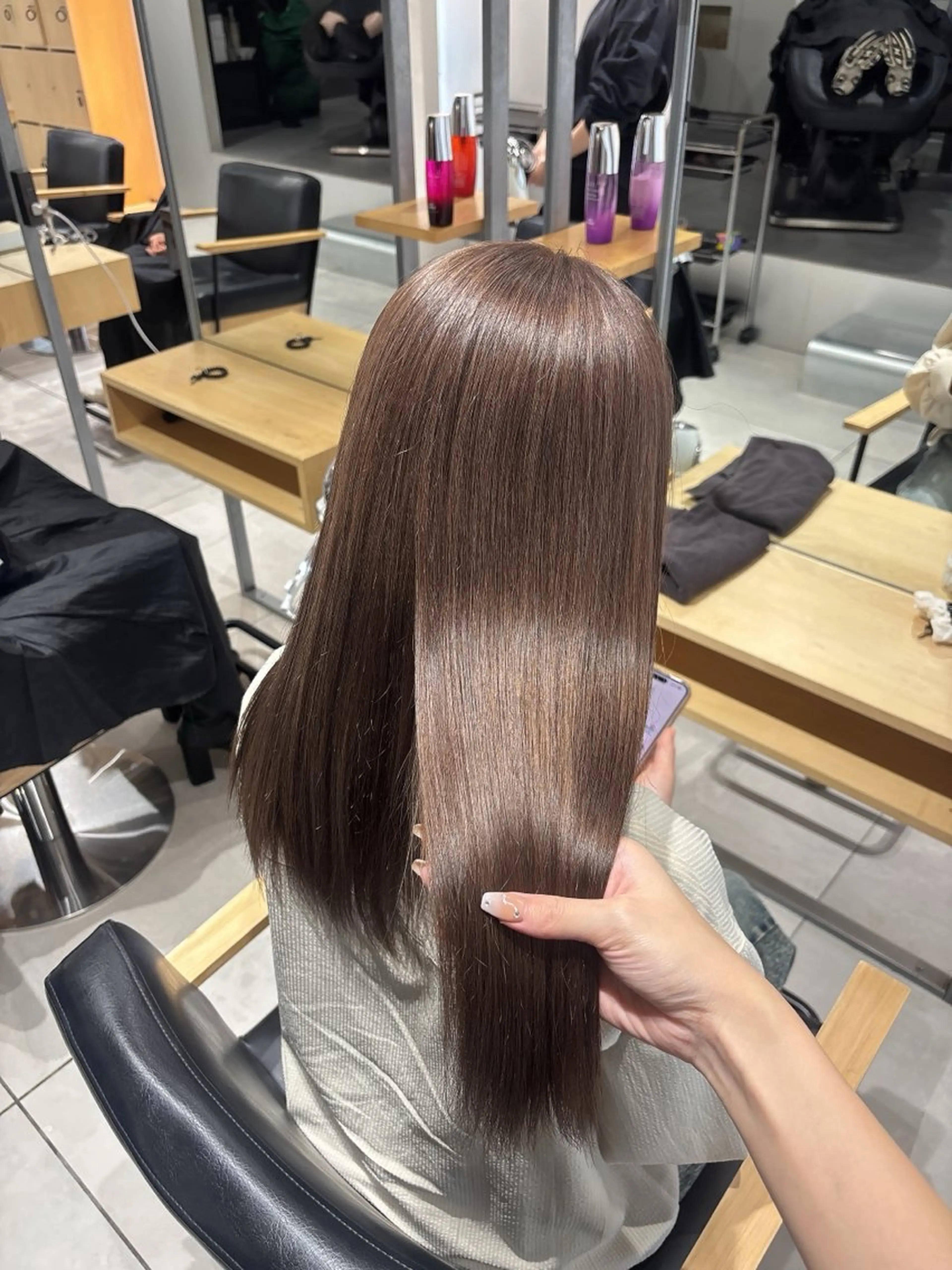 ロング カラー ヘアカラー トリートメント ベージュ/グレージュ 🧸あやか/表参道のヘアスタイル