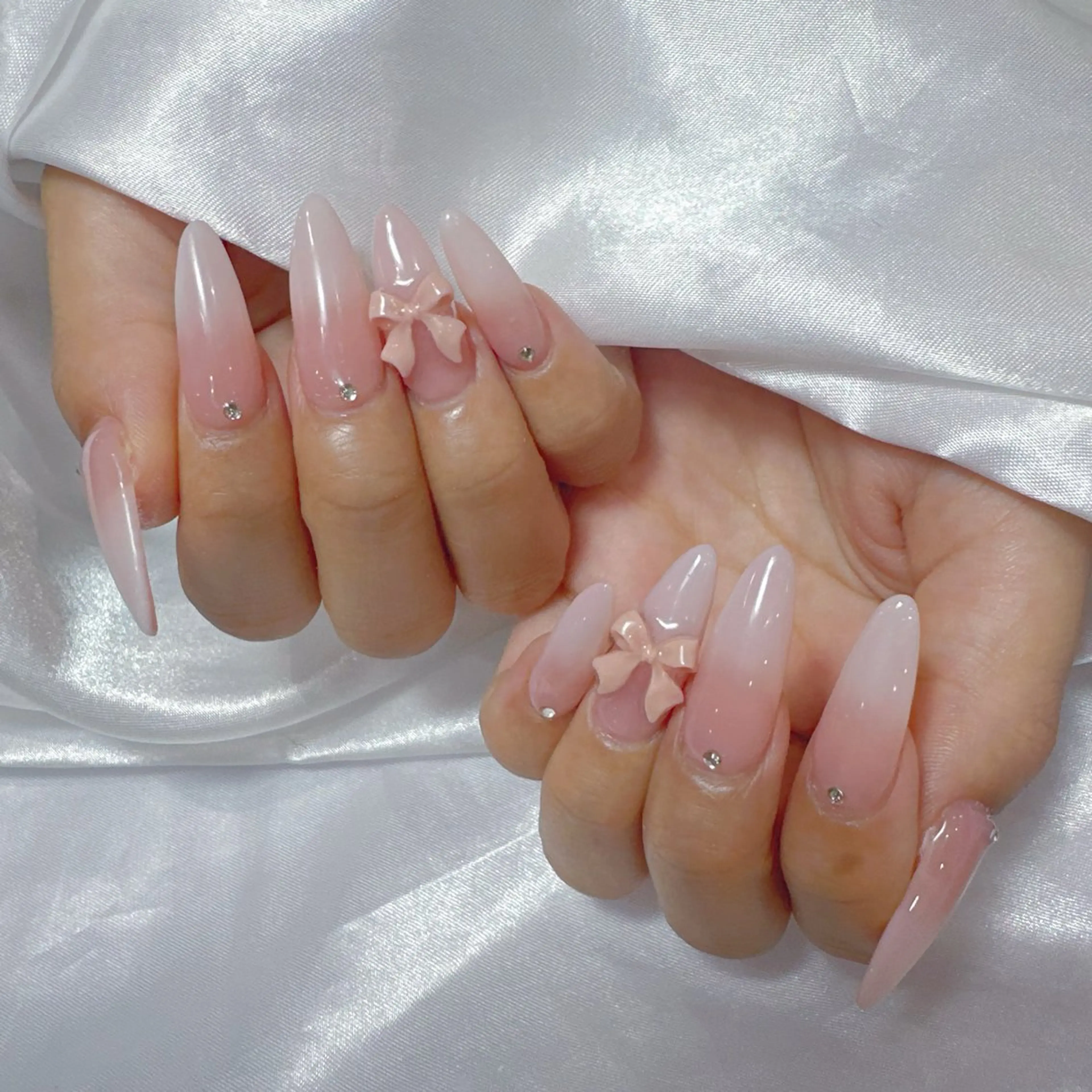 ネイル アートネイル フラッシュネイル フレンチネイル ジェルネイル ガラスフレンチ ハンドネイル You&Me Miyuのネイルデザイン