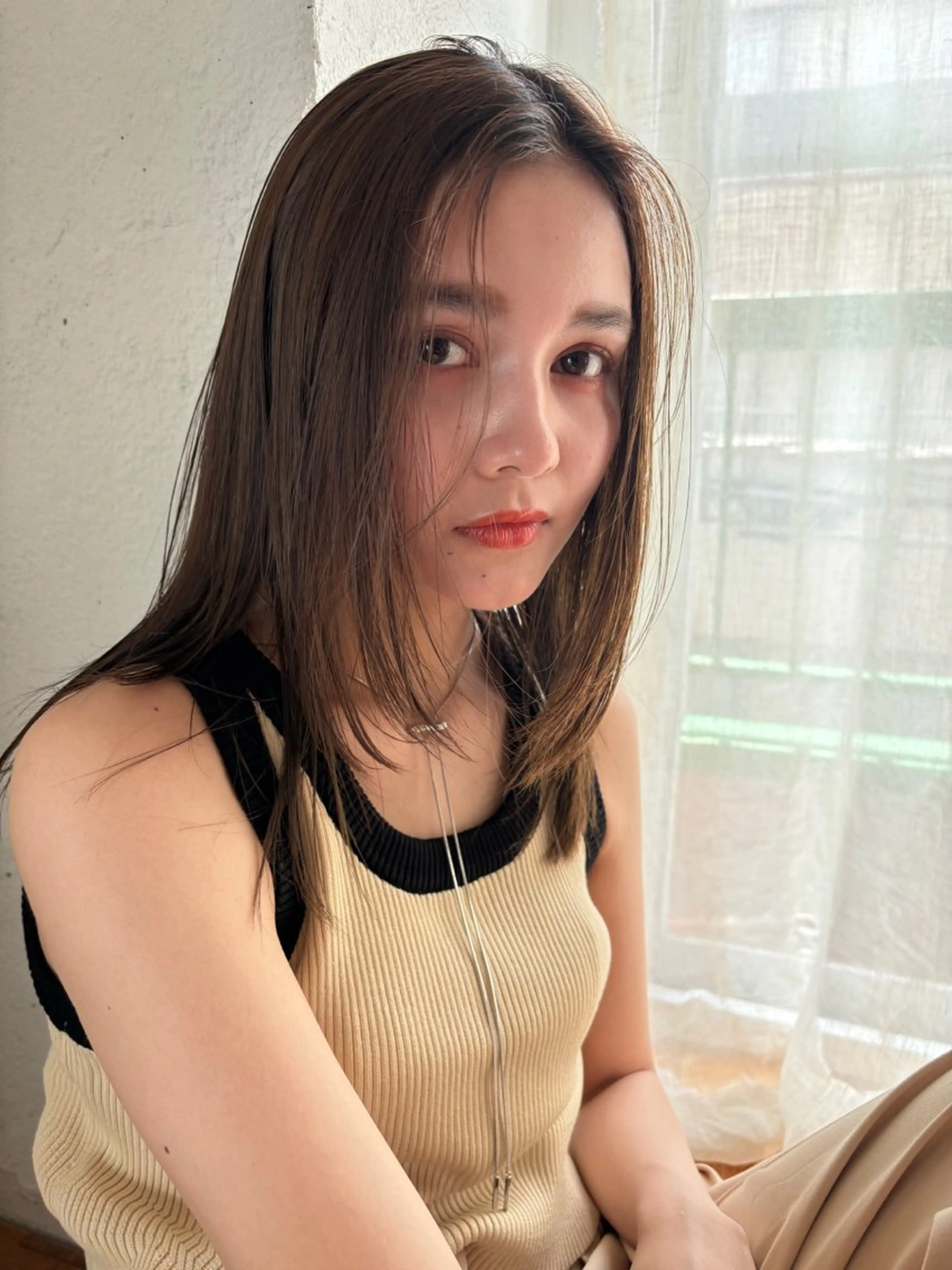 ミディアム カラー カット ヘアカラー トリートメント レイヤー/ハッシュ/ ウルフ/透明感カラーのヘアスタイル