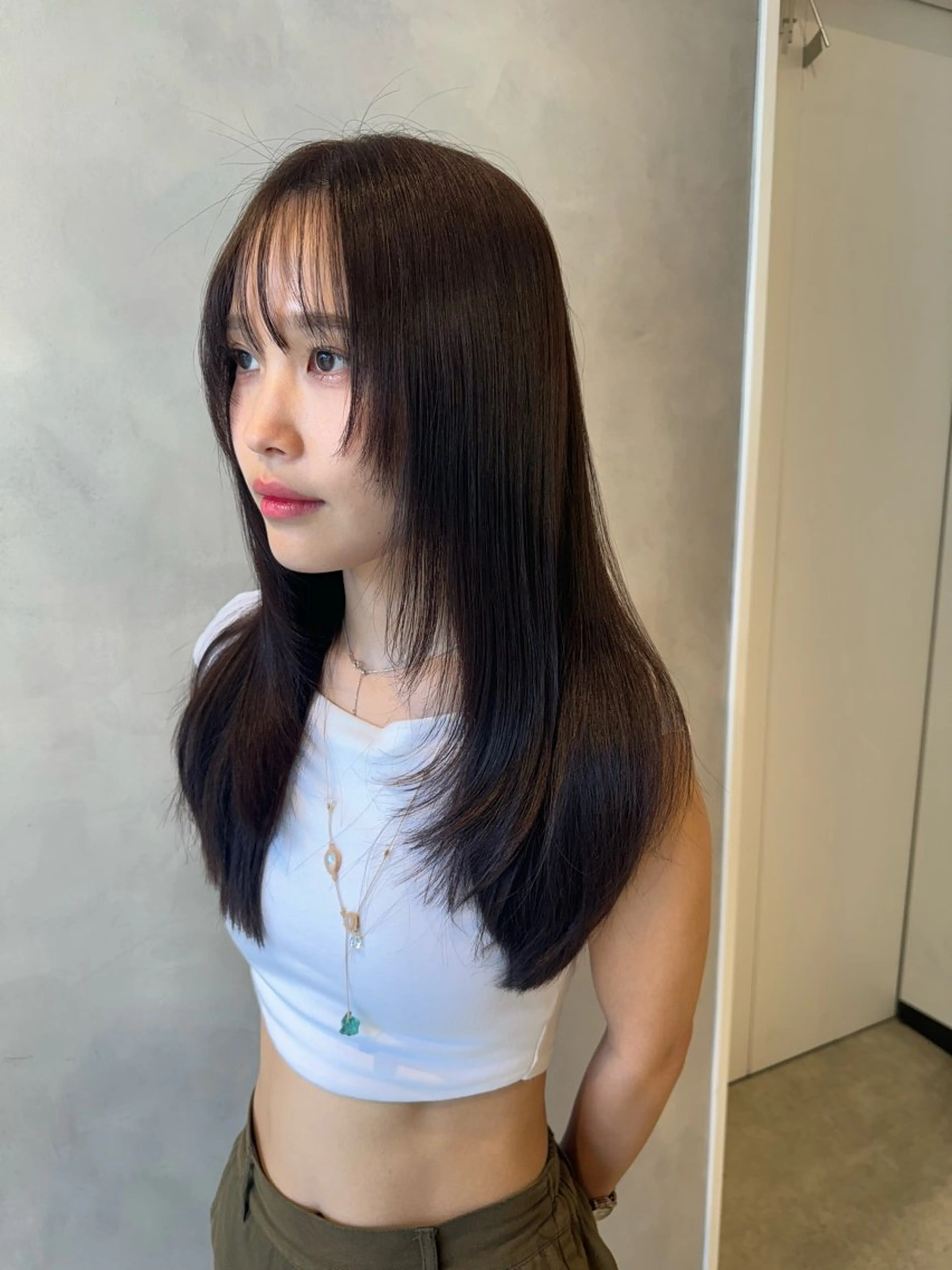 セミロング カラー ブラウンカラー パープルカラー パープルブラウン レイヤーカット カット ヘアカラー 縮毛矯正 トリートメント 透明感カラー✨艶髪 制作🌱山根あゆみのヘアスタイル