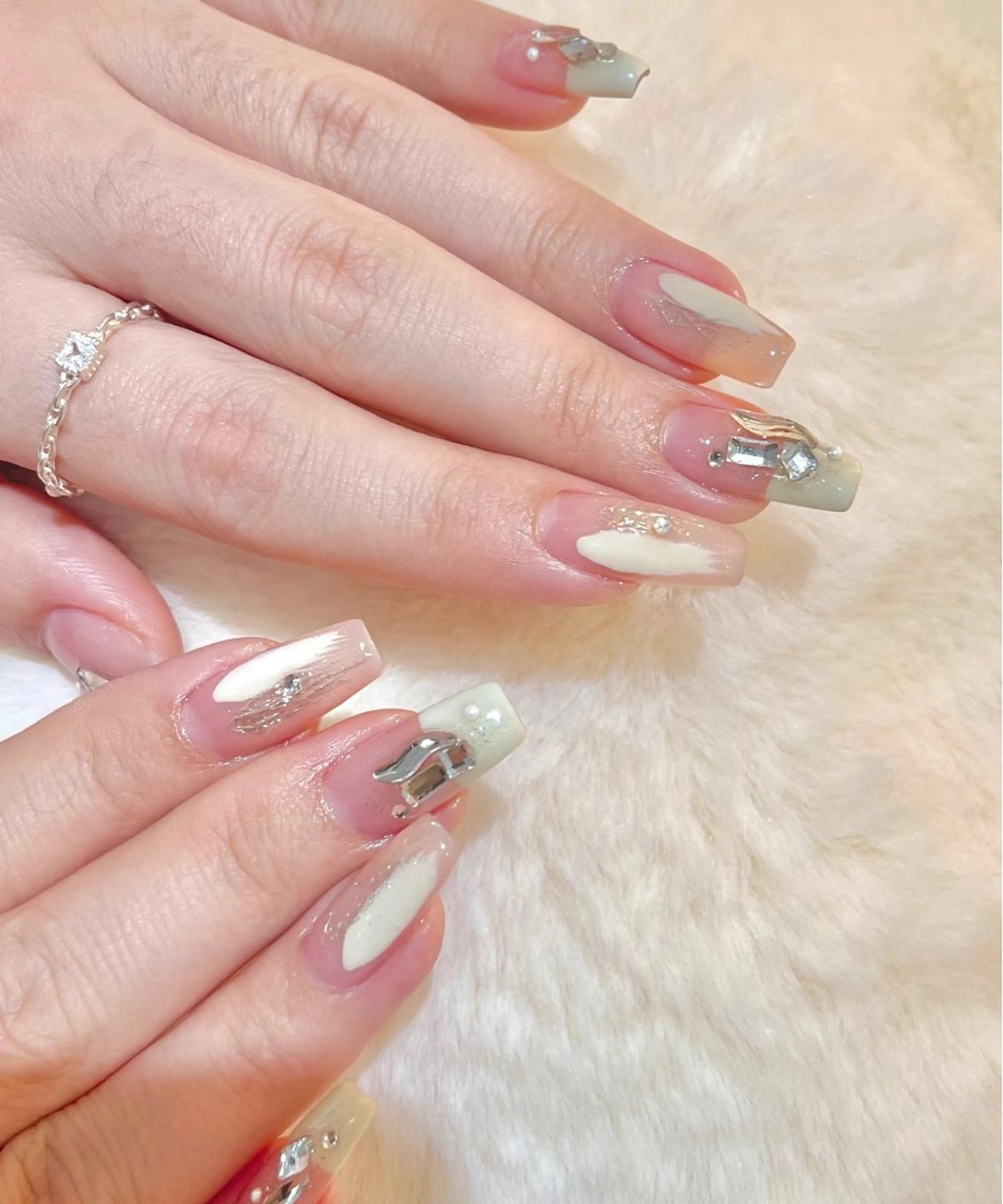 ネイル u1salon所属・ゆい ユイのネイルデザイン