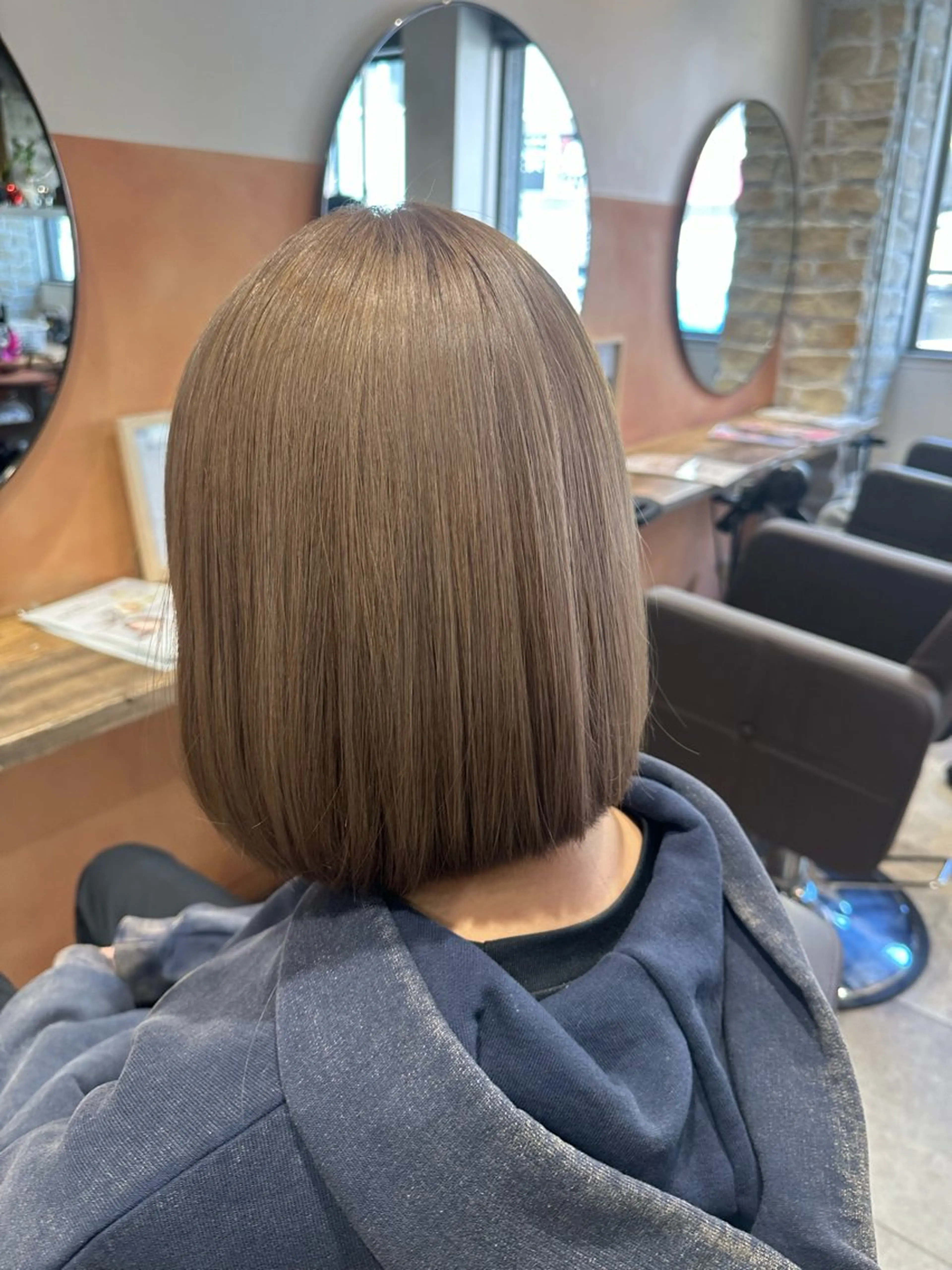 ショート カラー ベージュカラー ミルクティーベージュ カット ヘアカラー トリートメント yu-kiハイトーン /ブリーチ無しカラーのヘアスタイル