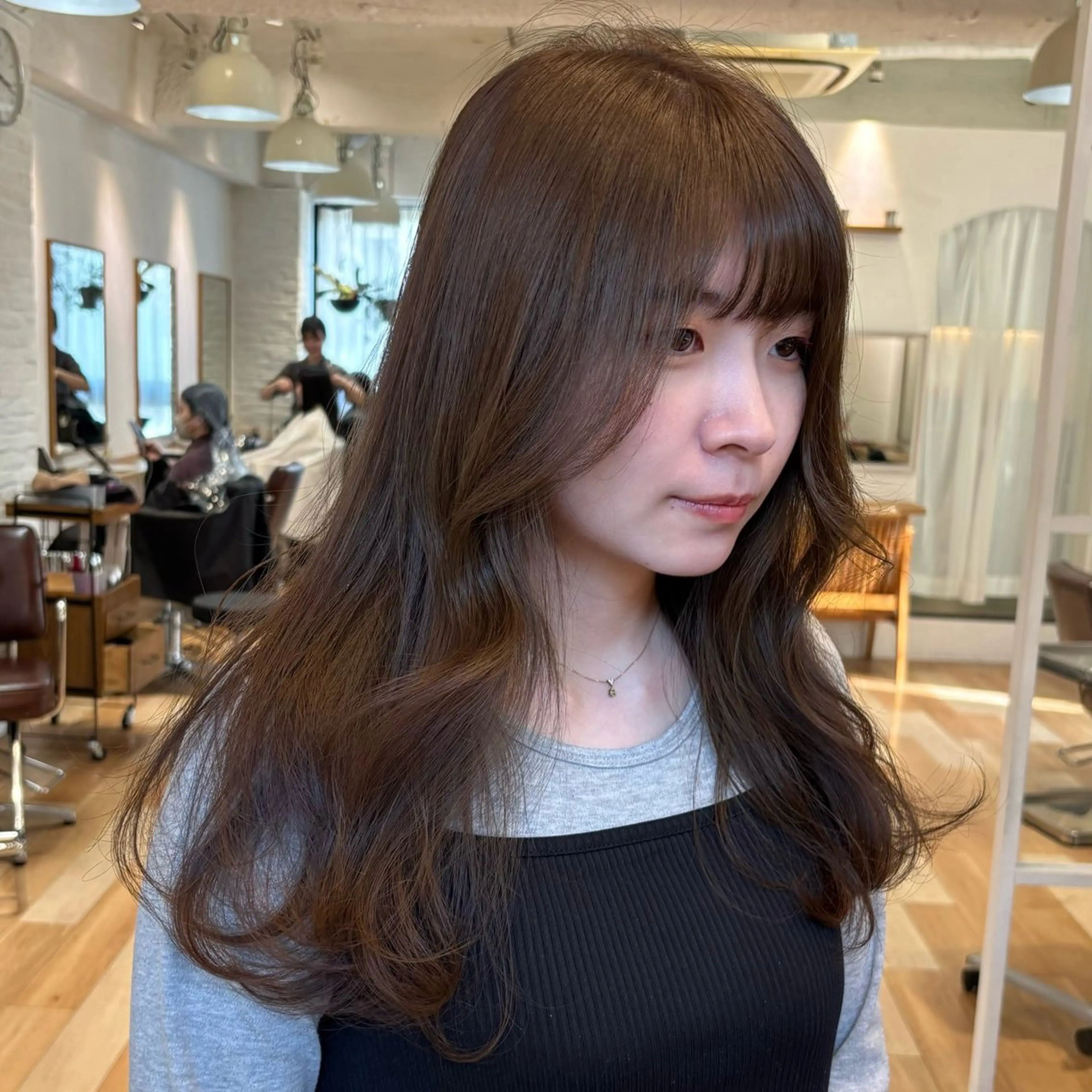 ロング ヘアカラー トリートメント 盛れる透明感カラー・ momokaのヘアスタイル