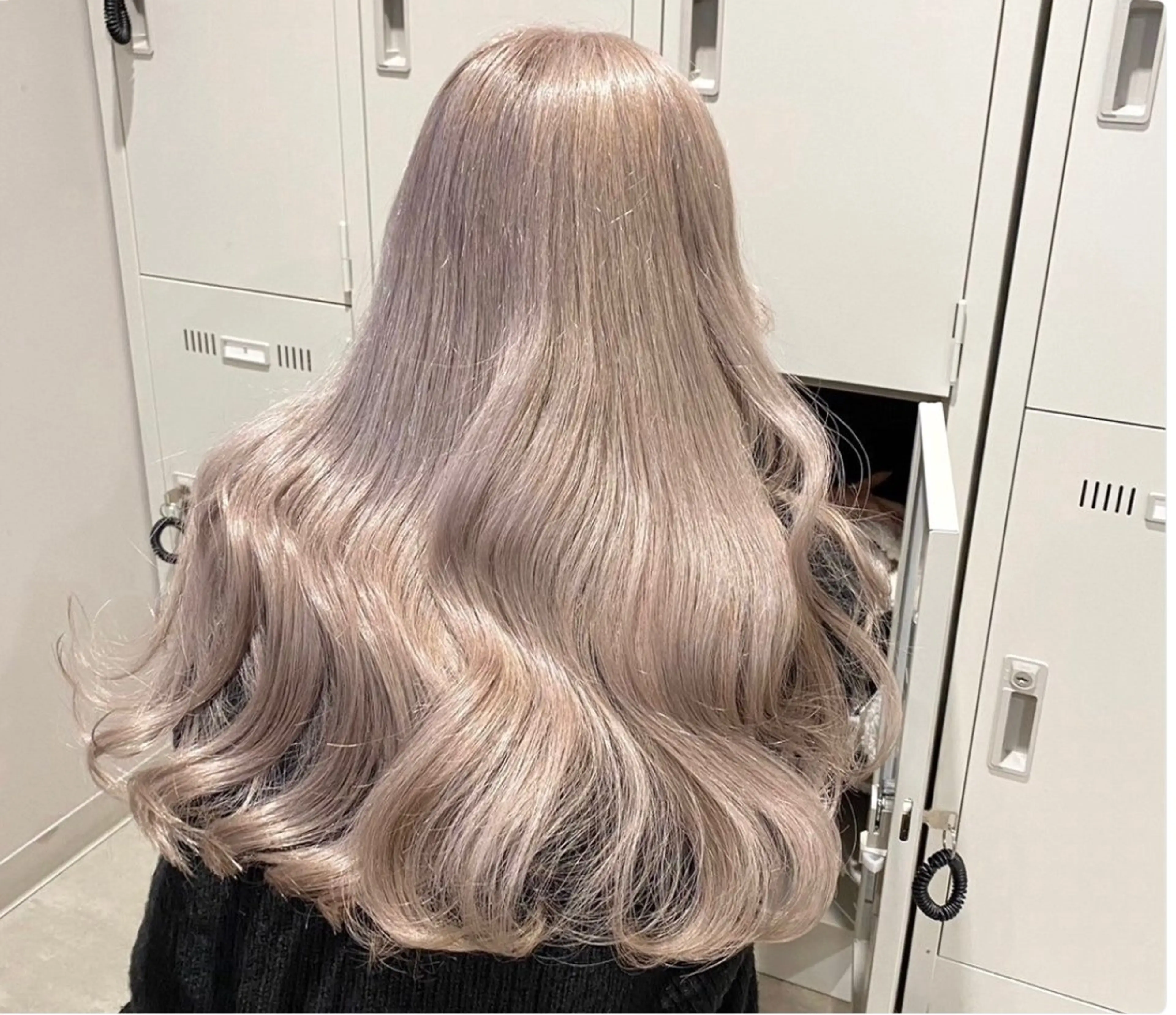 ロング カラー エフェクトブリーチ／ レイヤーカット／翔のヘアスタイル