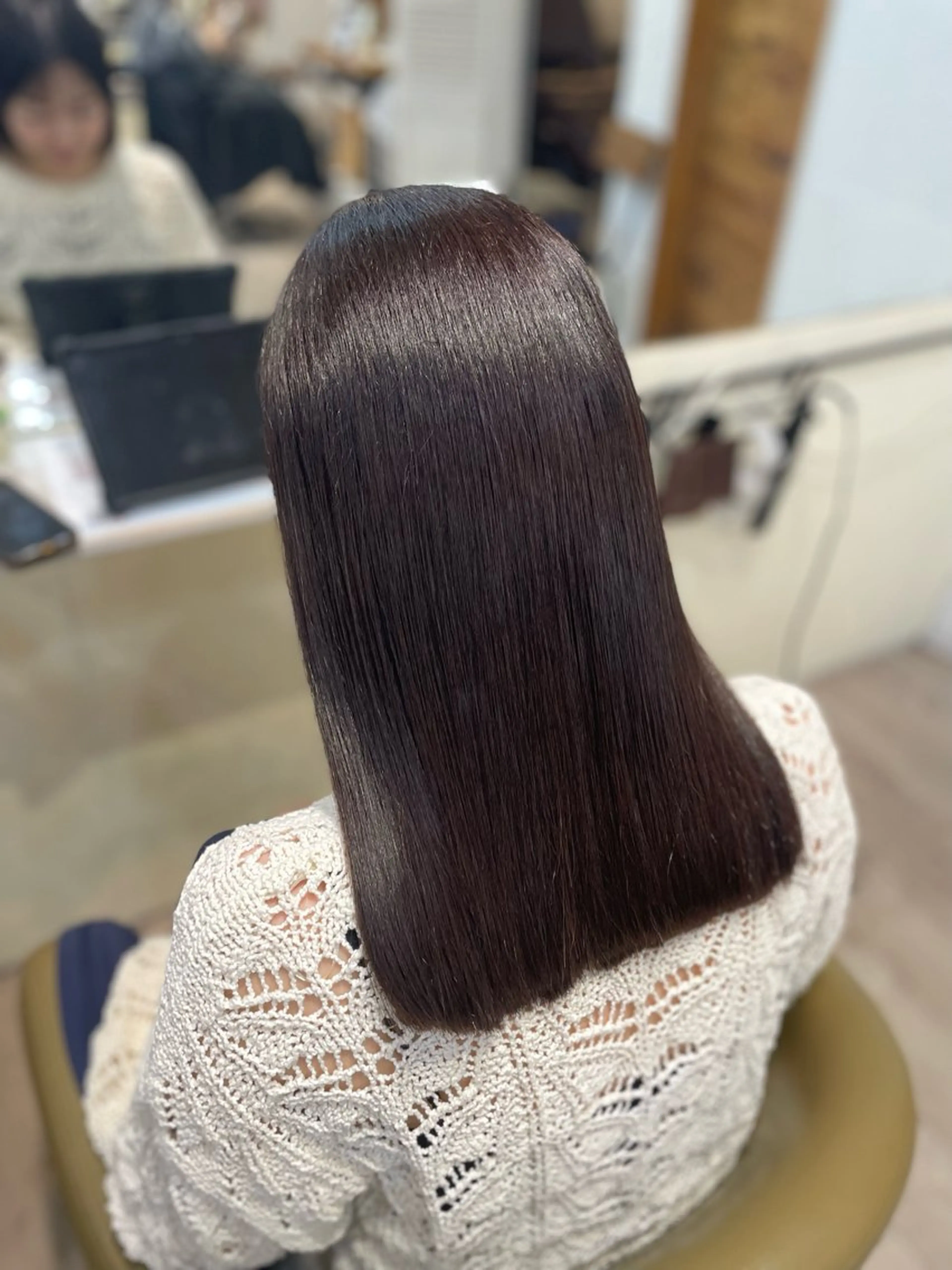 セミロング 縮毛矯正 茅野 あゆ美のヘアスタイル