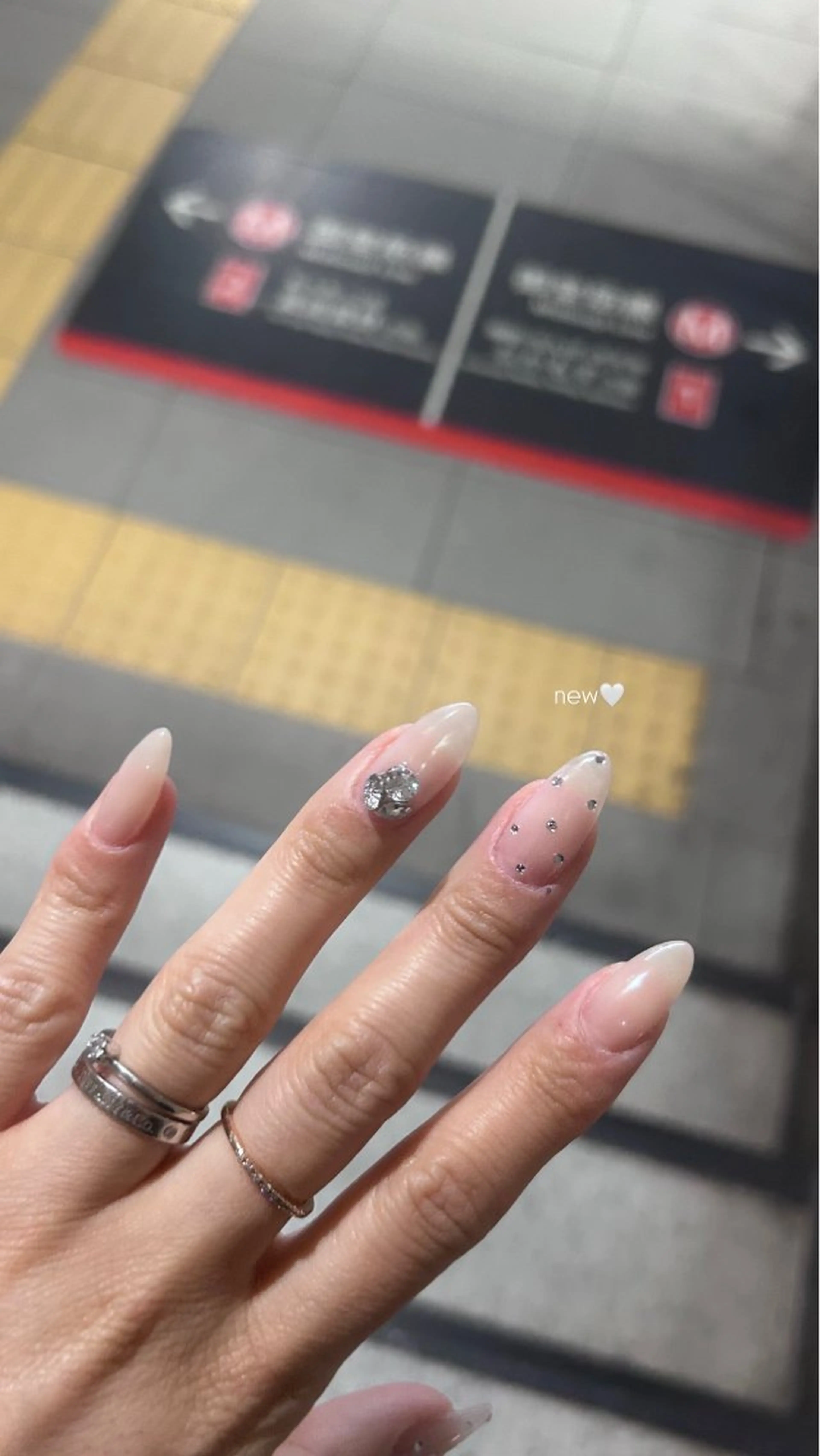 ネイル ハンドネイル EmaNail🎀 Haaruのネイルデザイン