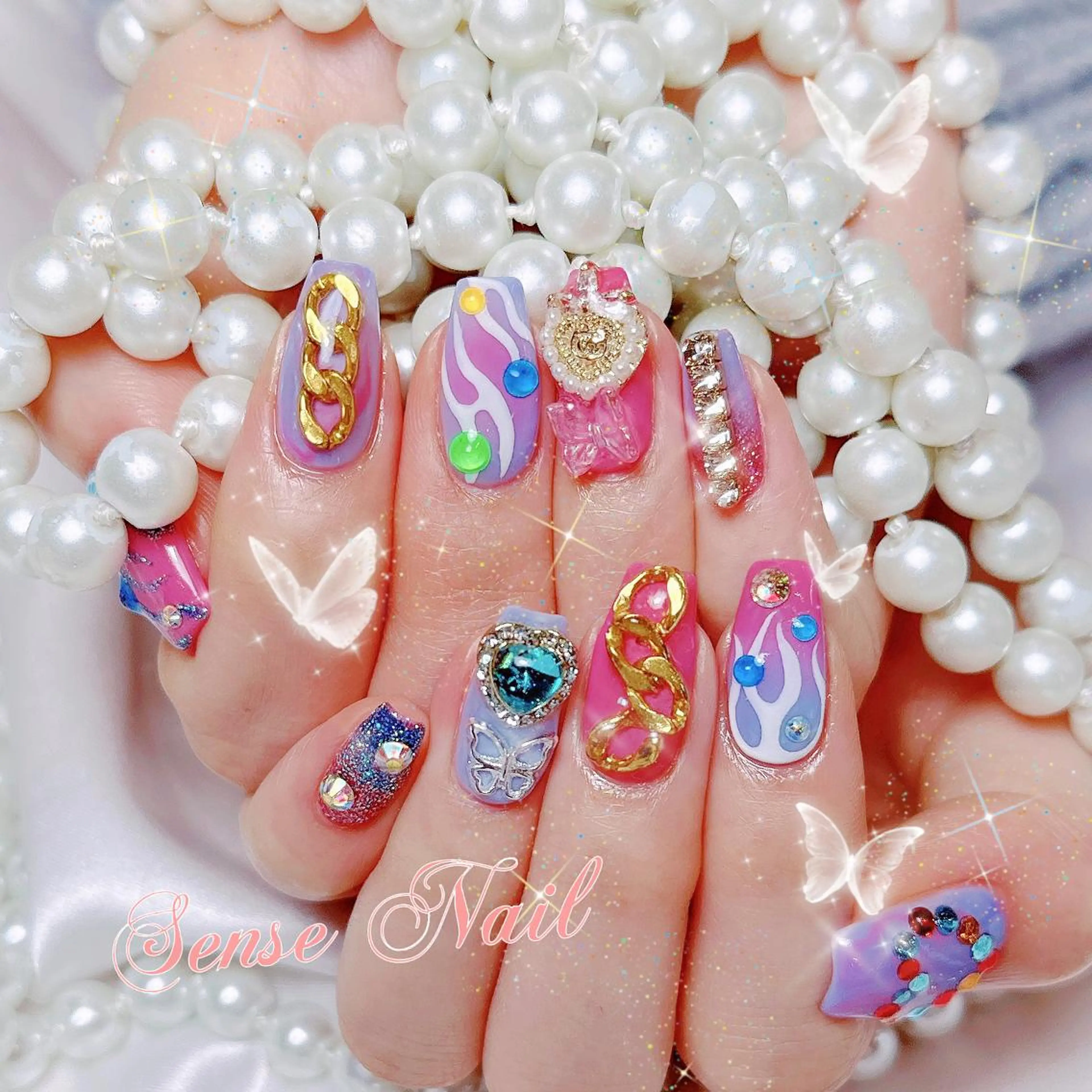 ネイル ミディアム パーマ カラー ヘアアレンジ メンズ キッズ マツエク・マツパ アイブロウ Bunny 🐰のネイルデザイン