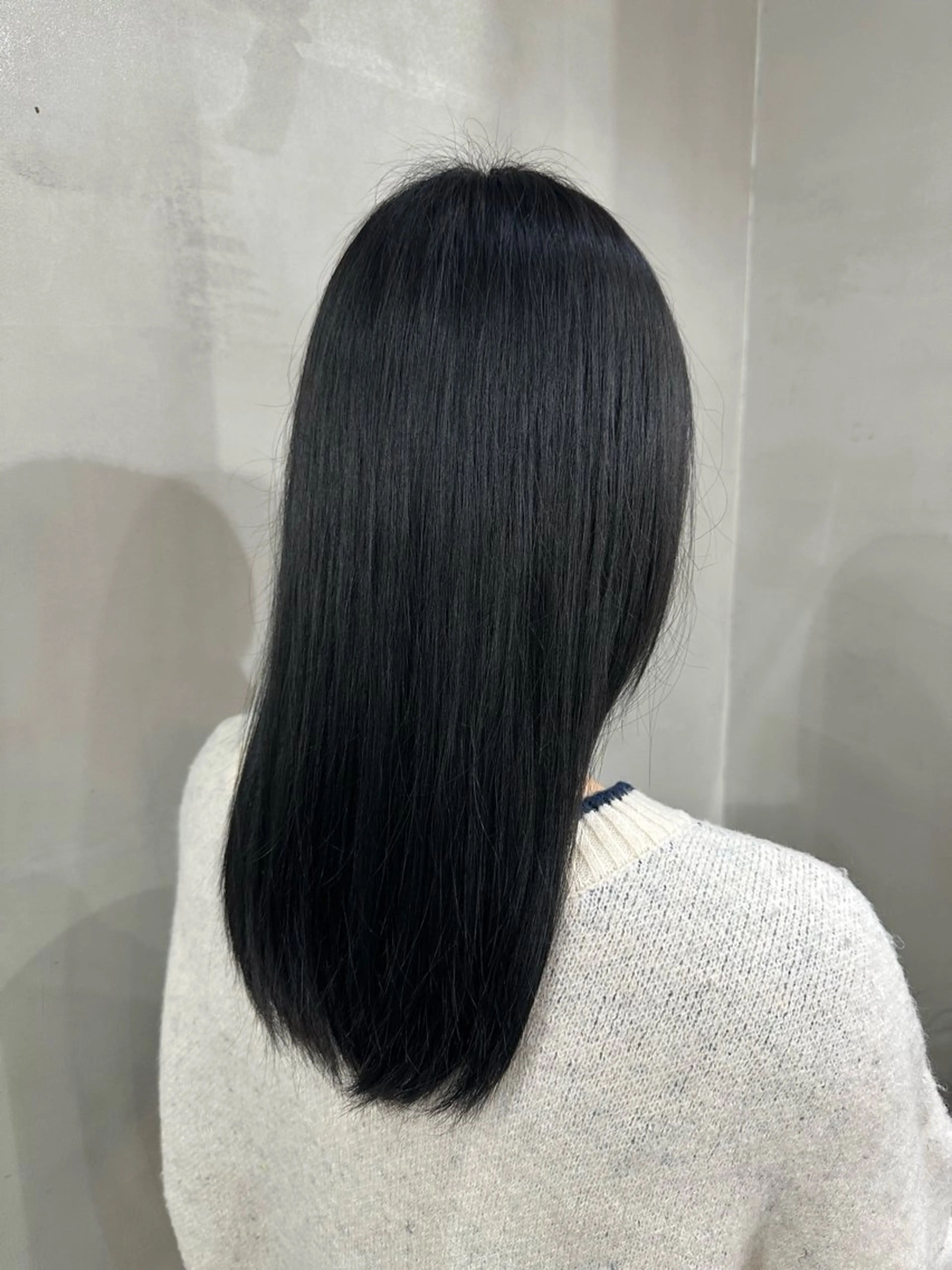 ミディアム カラー 黒髪 ブルーカラー ブルーブラック 山田 翔夢のヘアスタイル