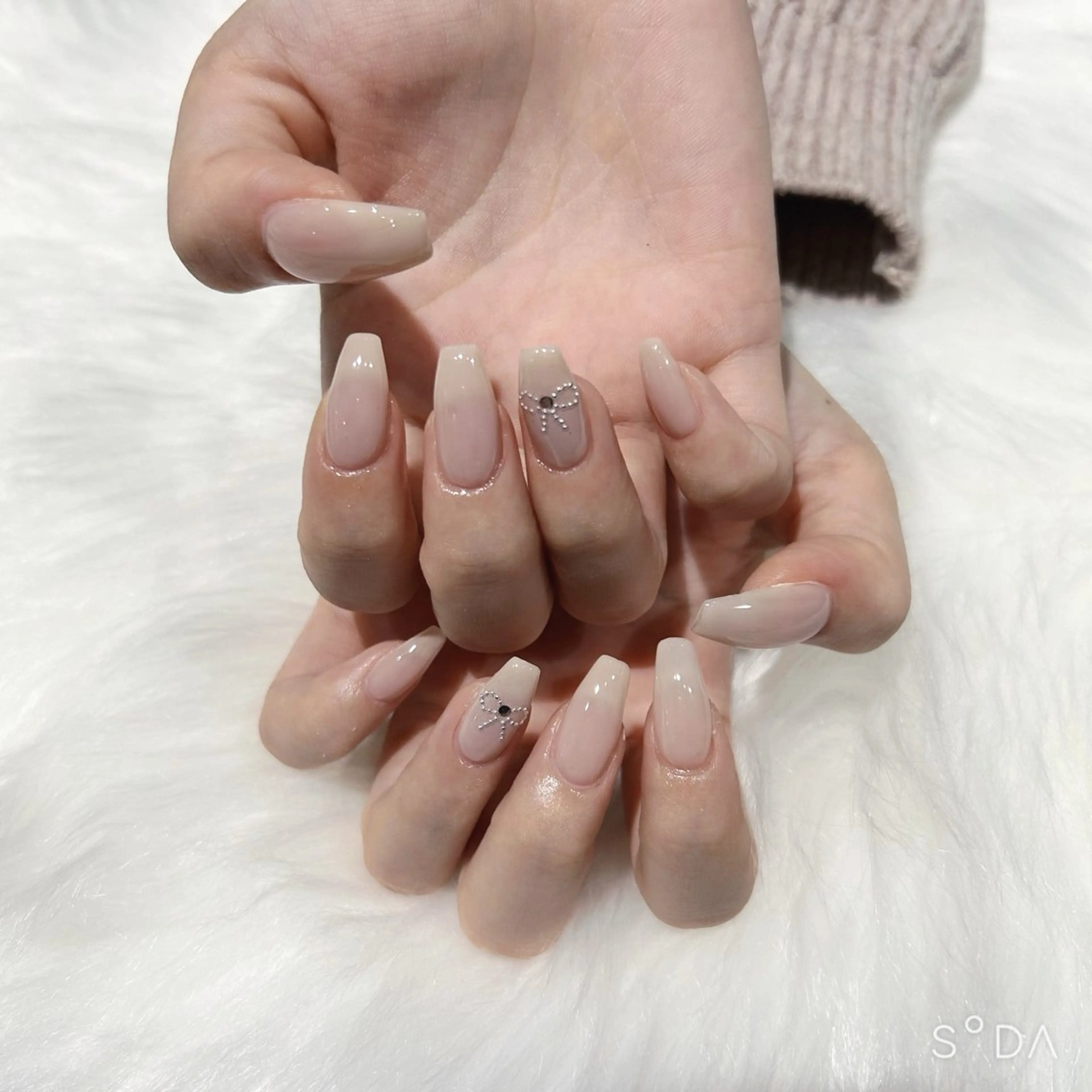 ネイル リボン シンプルネイル ハンドネイル ぷりゅねる 心斎橋のネイルデザイン