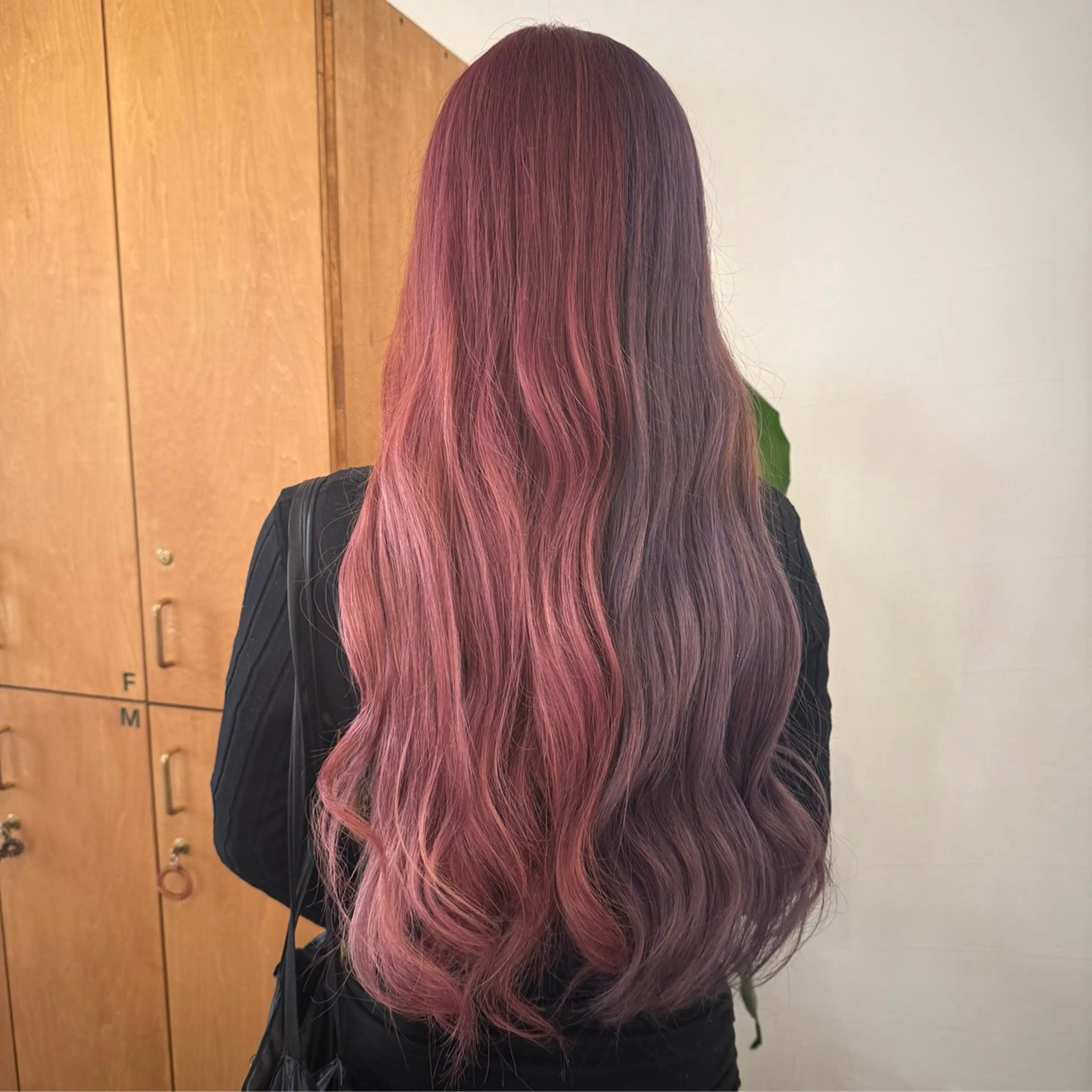 ロング ヘアカラー ✧*。韓国ヘア 今塚裕夏🦋🖤のヘアスタイル