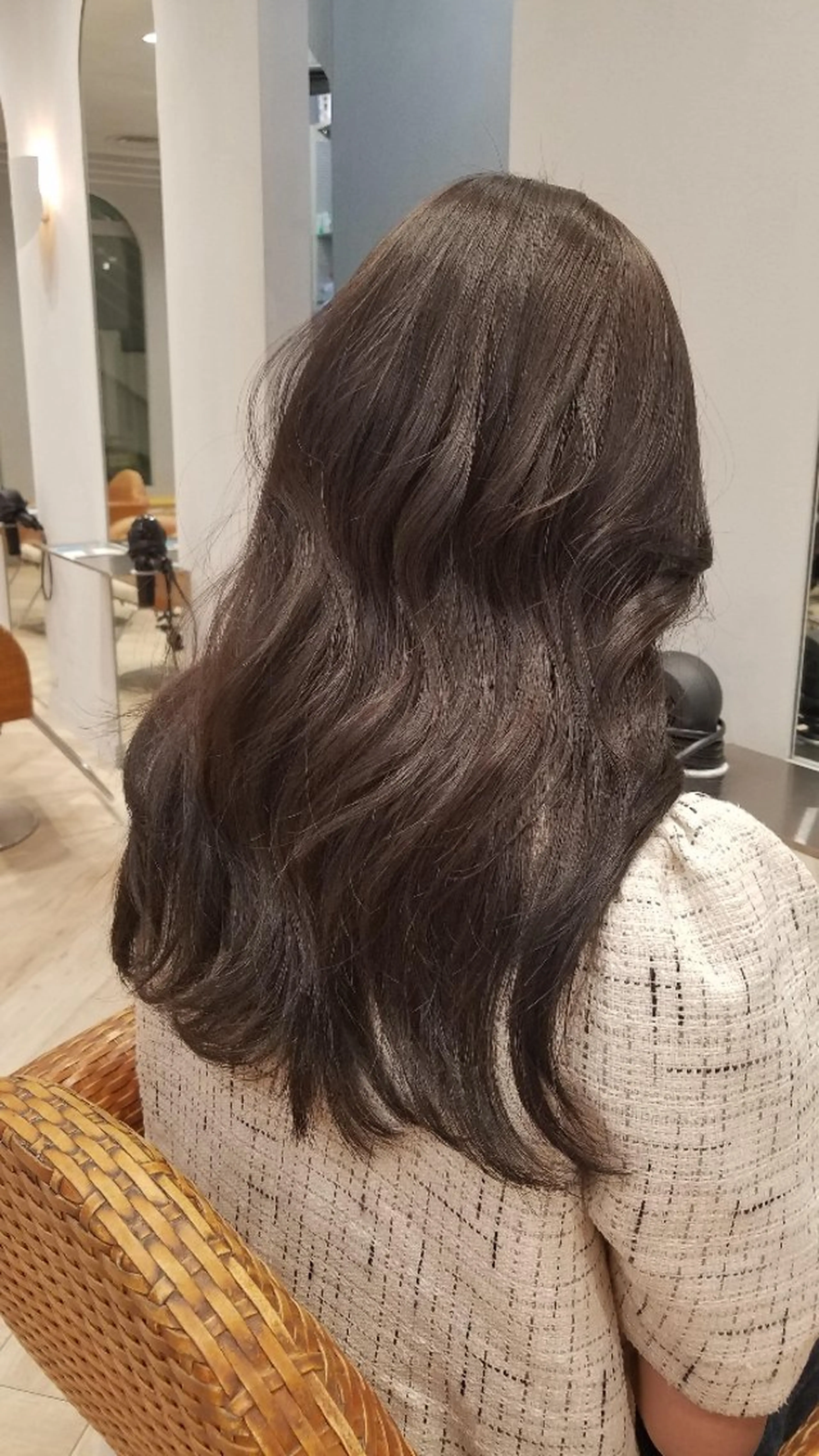 カラー ヒジオカ リナのヘアスタイル