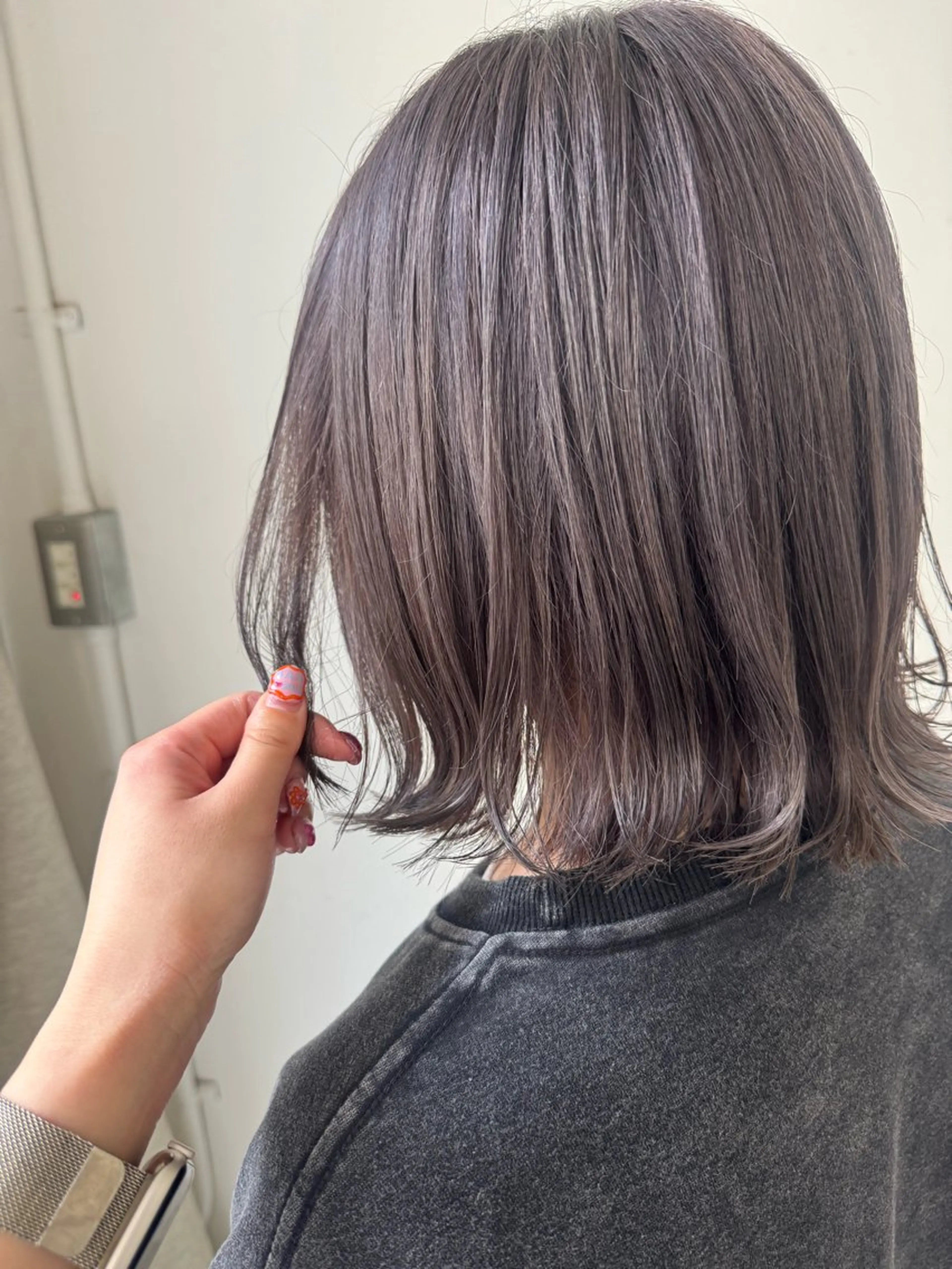 ミディアム カラー ブリーチ グレージュ ヘアカラー トリートメント Fuu.by lupine所属・18日空きあり 🌟misatoのヘアスタイル