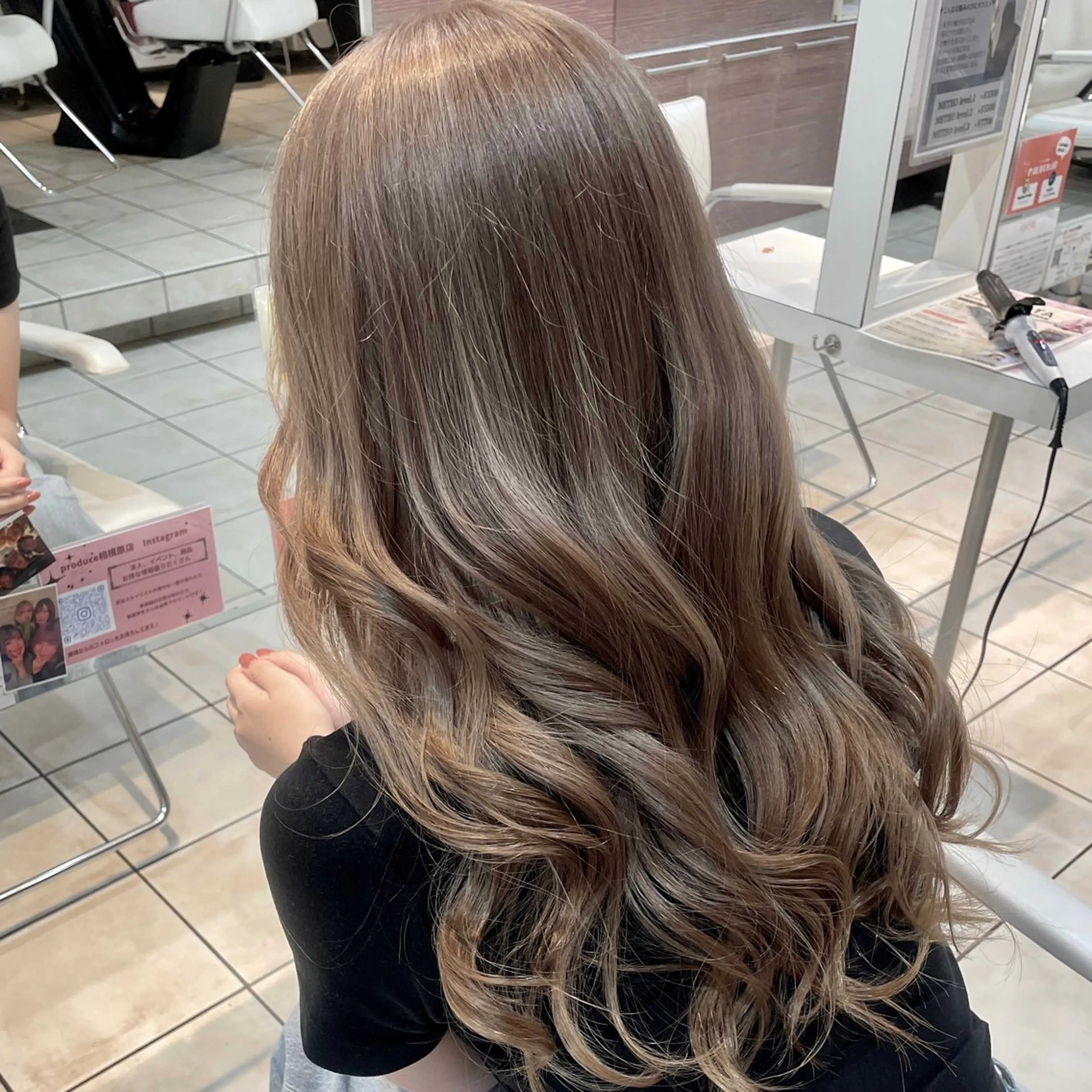 ロング カラー ブリーチ ヘアカラー ブリーチ/ヘアセット 【𝙍𝙞𝙣𝙤】のヘアスタイル