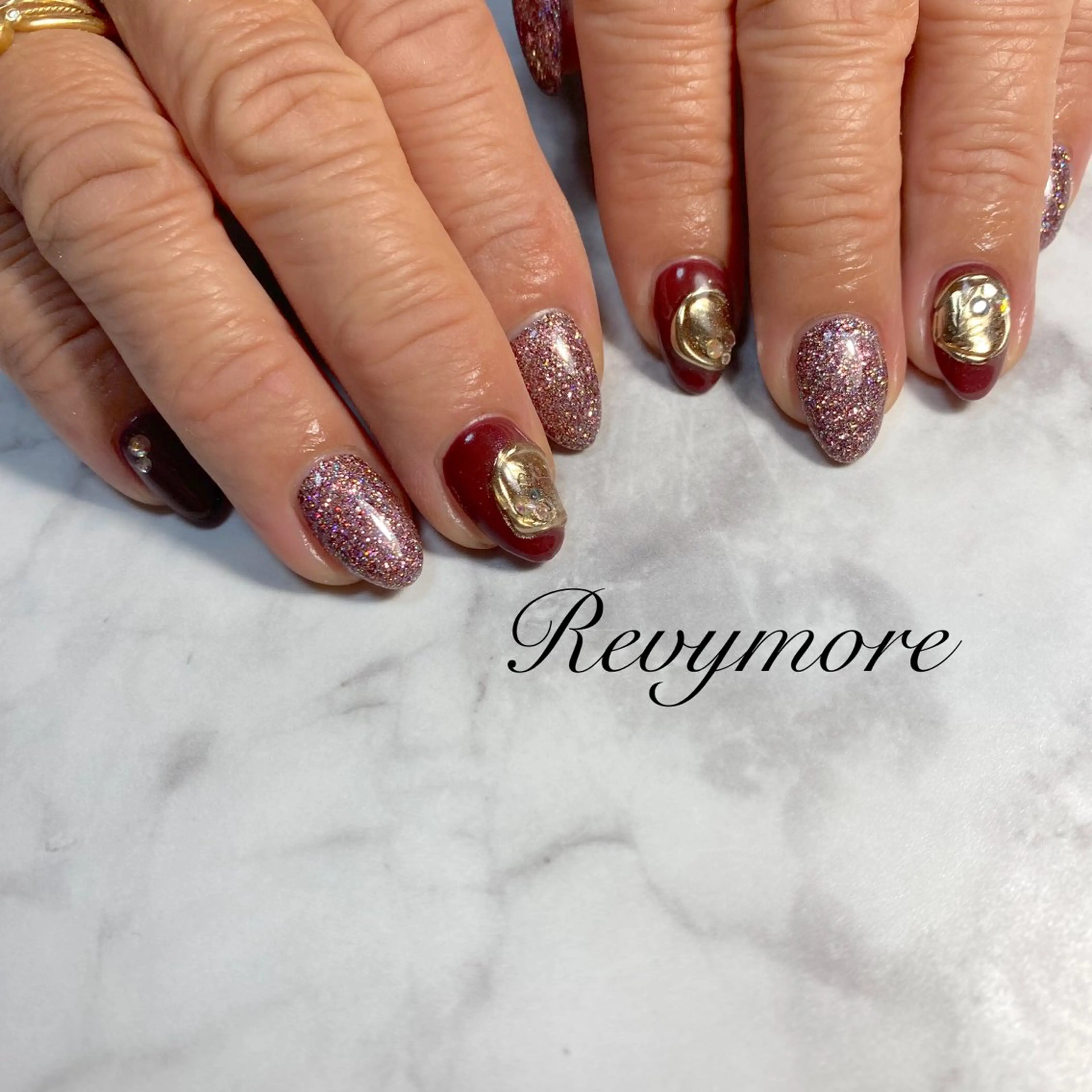 ネイル ジェルネイル キラキラネイル 韓国ネイル ニュアンスネイル オフィスネイル nail salon Revymore所属・nail salon Revymoreのネイルデザイン