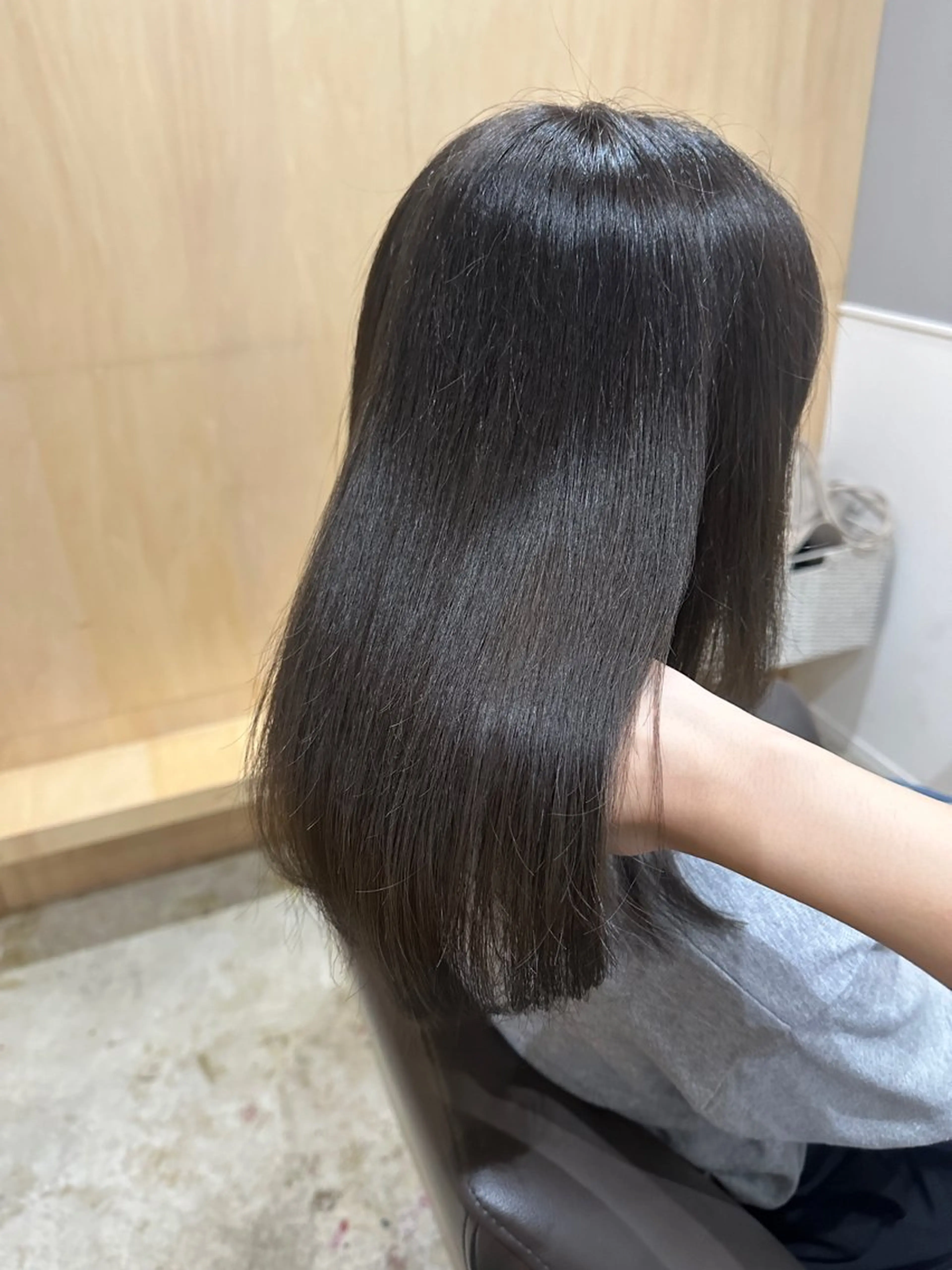 ミディアム ヘアカラー トリートメント miloc MOMOKAのヘアスタイル