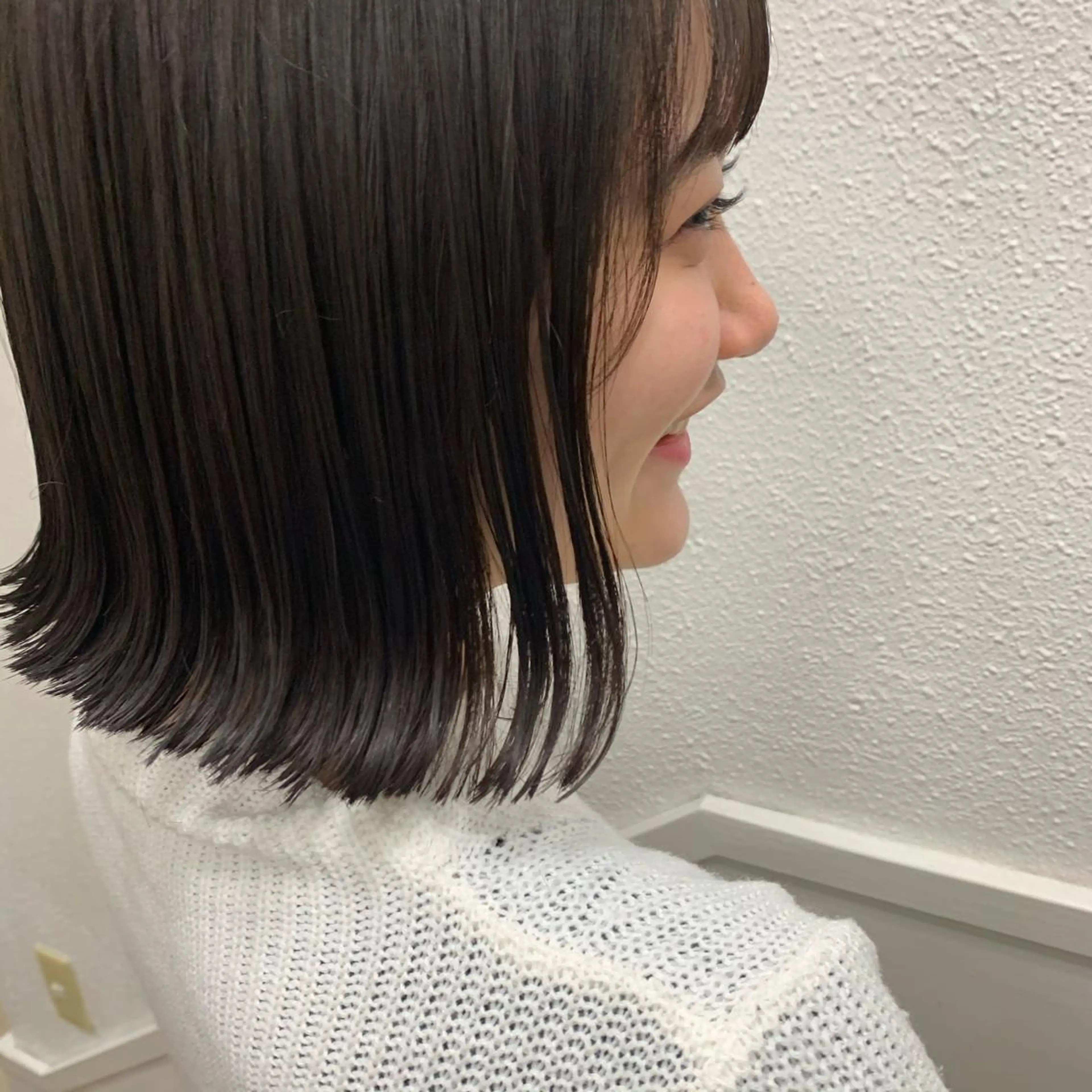 ショート カラー ヘアアレンジ サナ🌱 切りっぱなしボブのヘアスタイル