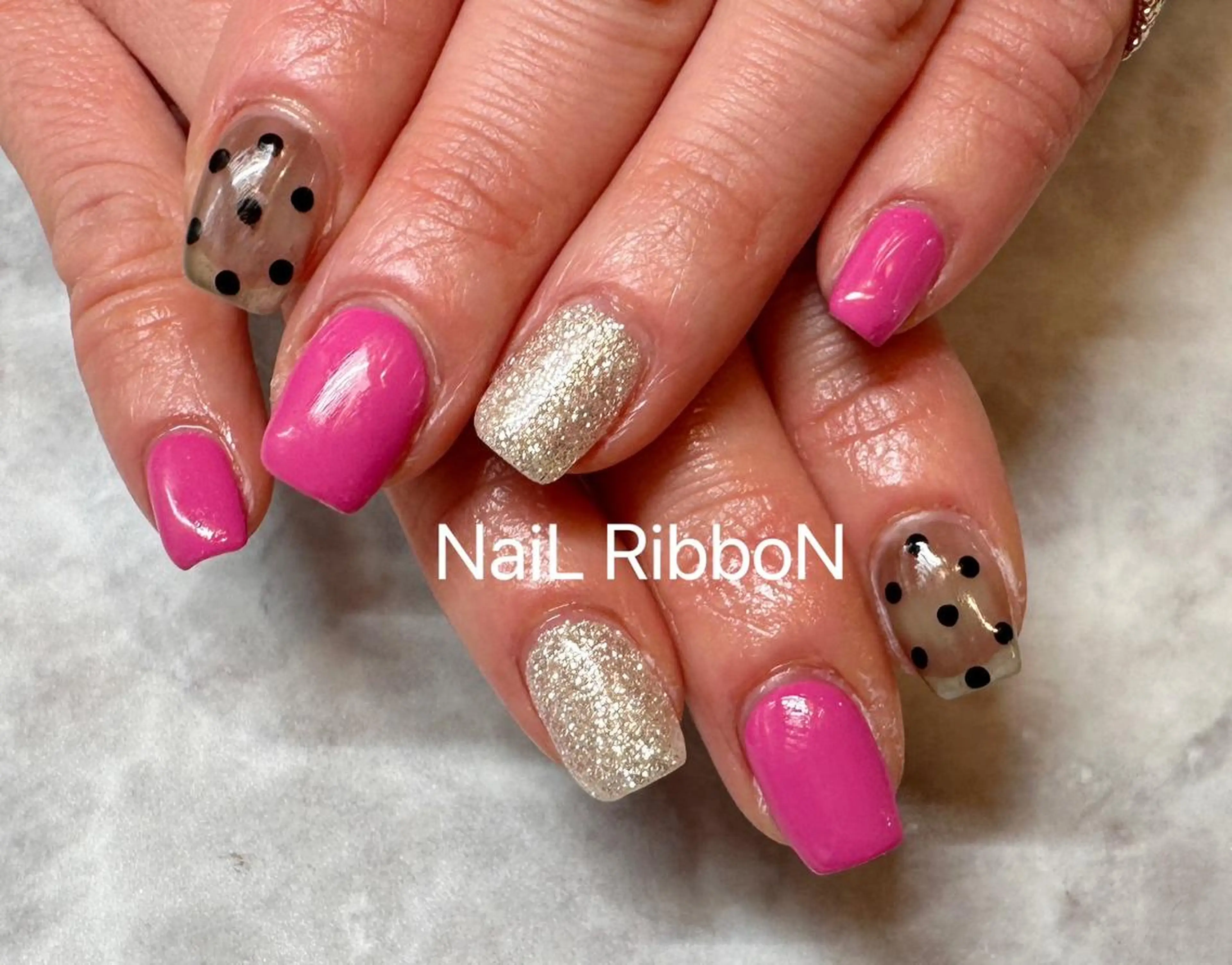 ネイル ネイルリボン 受付スタッフのネイルデザイン