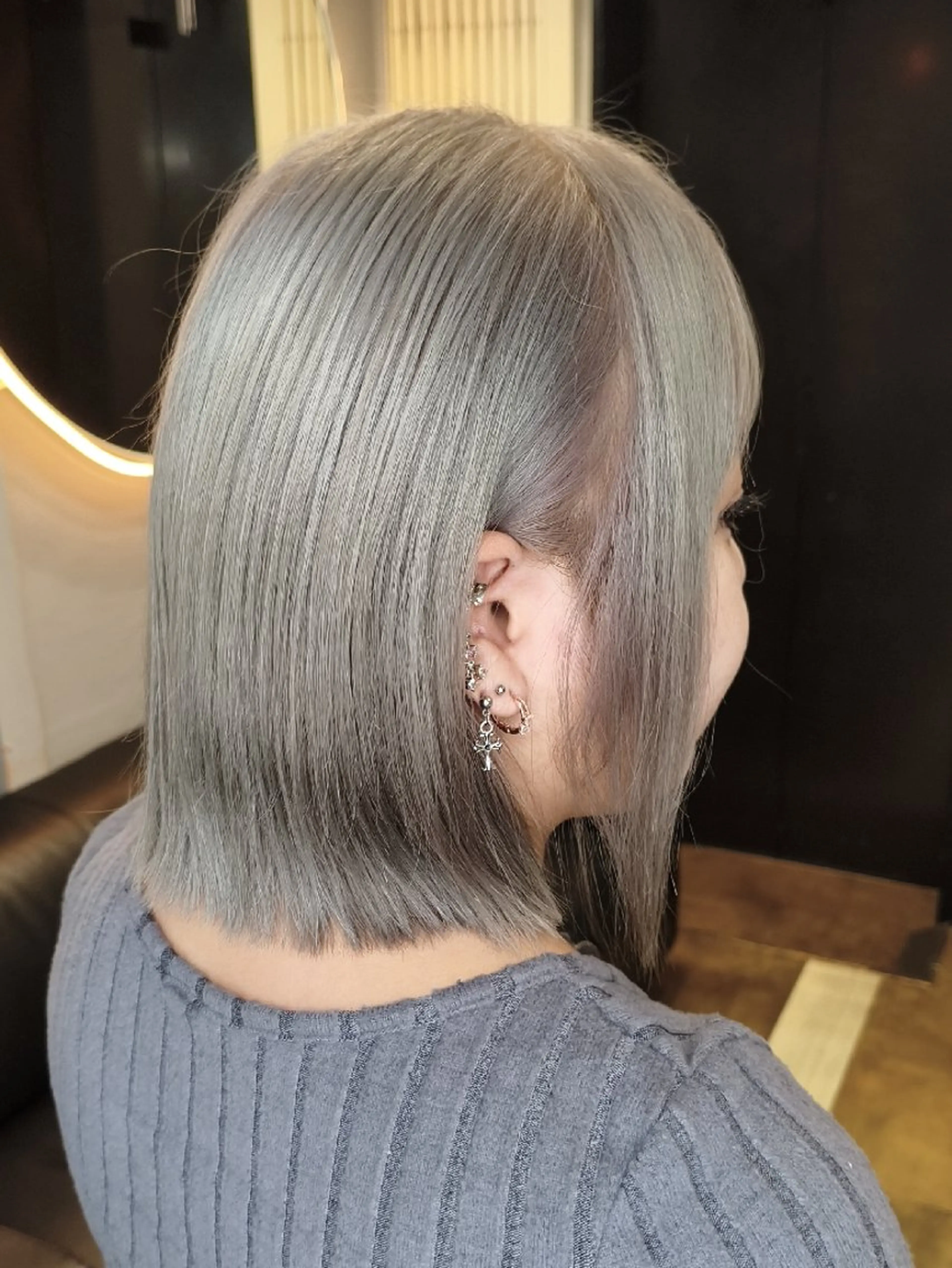 ミディアム 卒業式のヘアスタイル 縮毛矯正 ヘアカラー たつや/ハイトーン/ バレイヤージュ/寒色のヘアスタイル