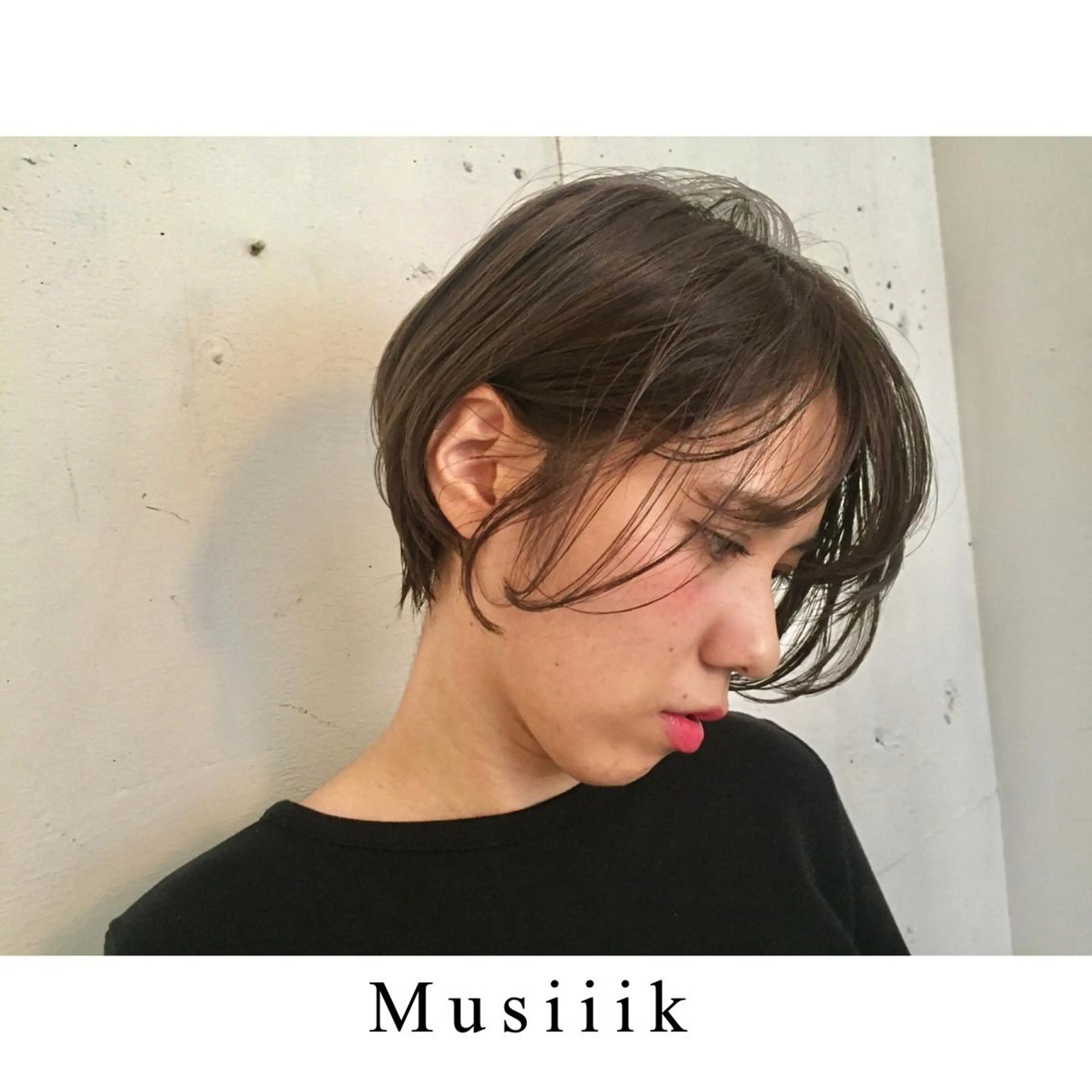 ショート カラー シルバー ショートヘア Musiiik hairのヘアスタイル