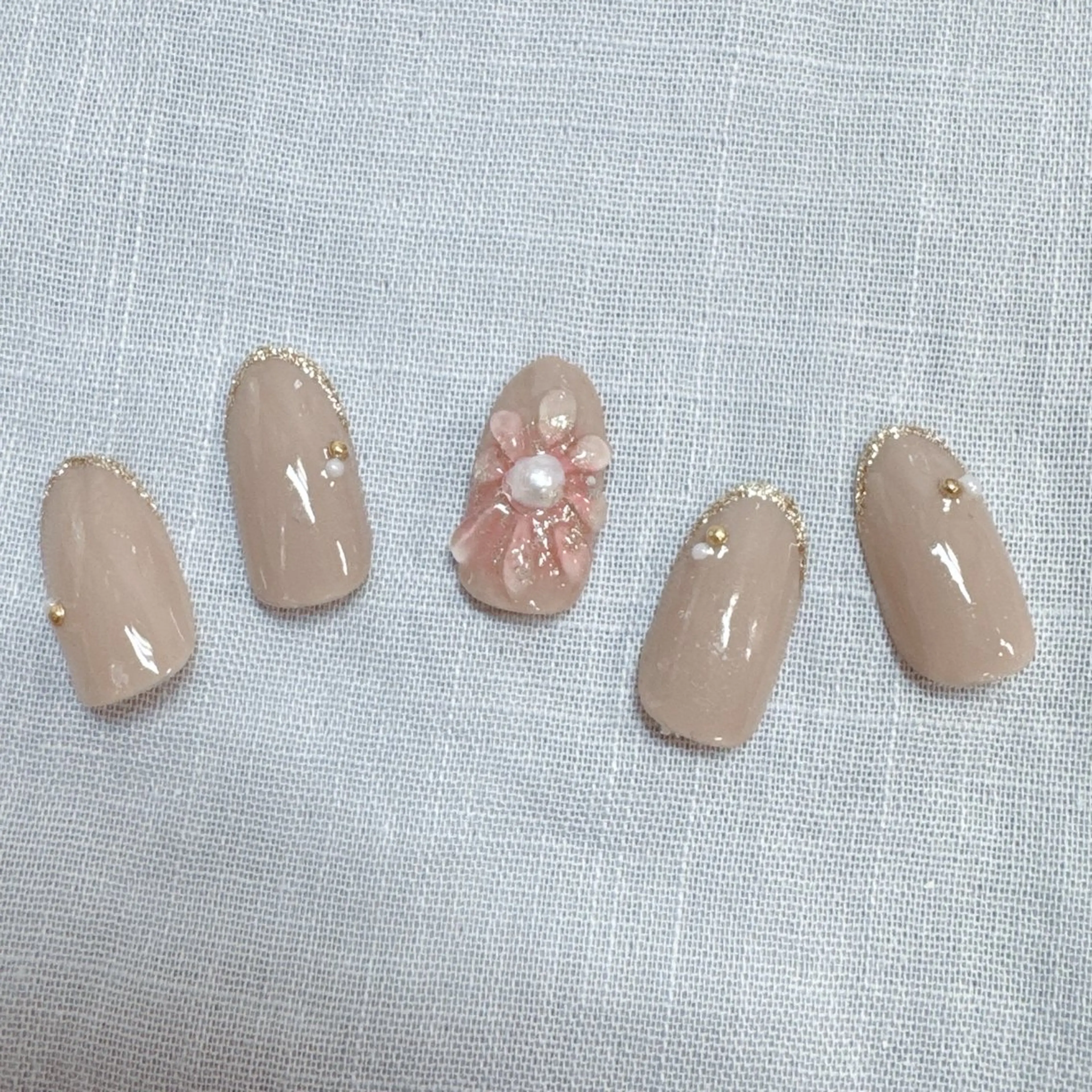 ネイル フレンチネイル ラメ(グリッター) ぷっくりネイル maruyasu. yのネイルデザイン