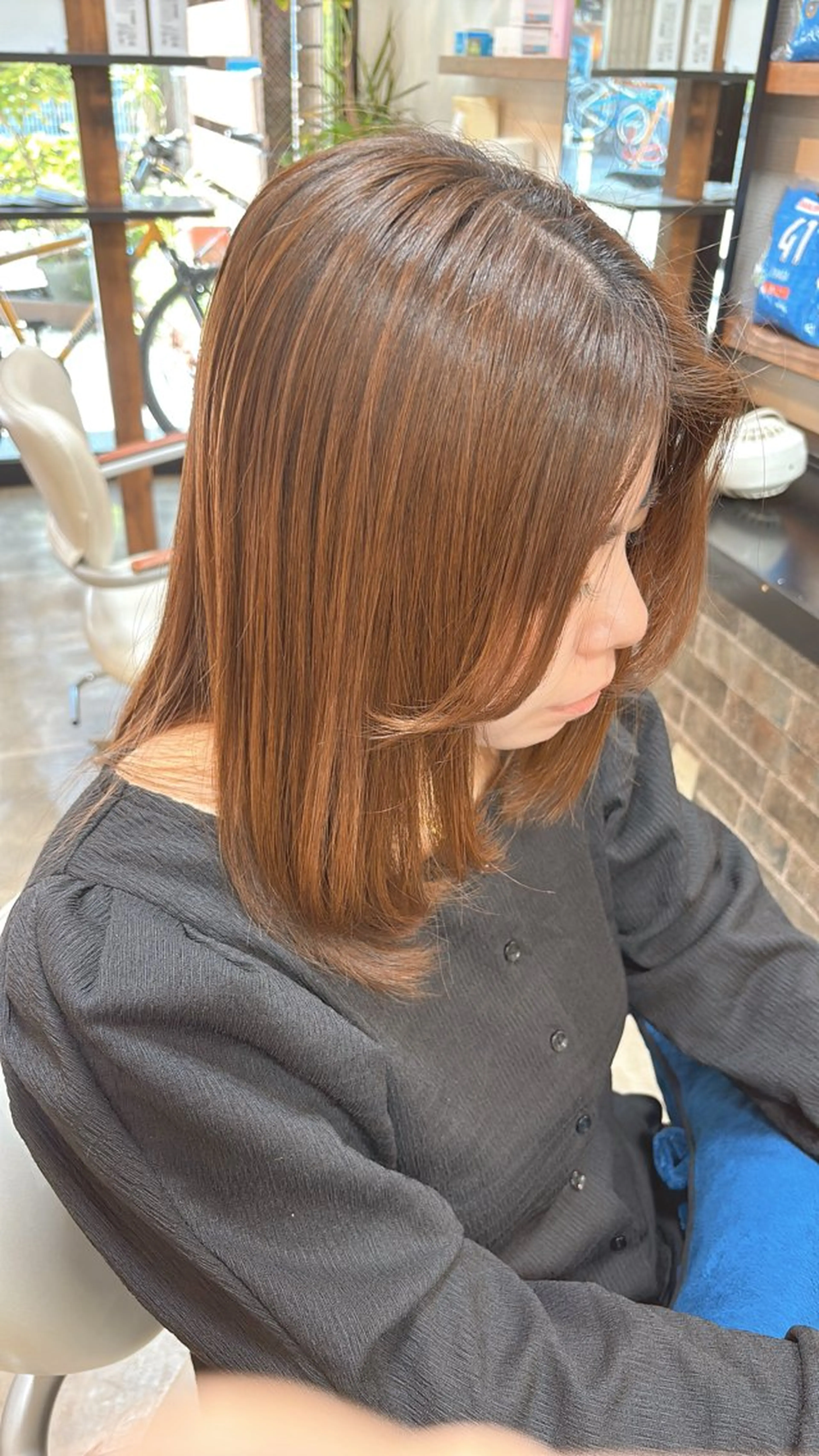 ミディアム カラー パーマ レイヤーカット カット 縮毛矯正 イツキ🌕デザインカ ラー🥨髪質改善🫧のヘアスタイル