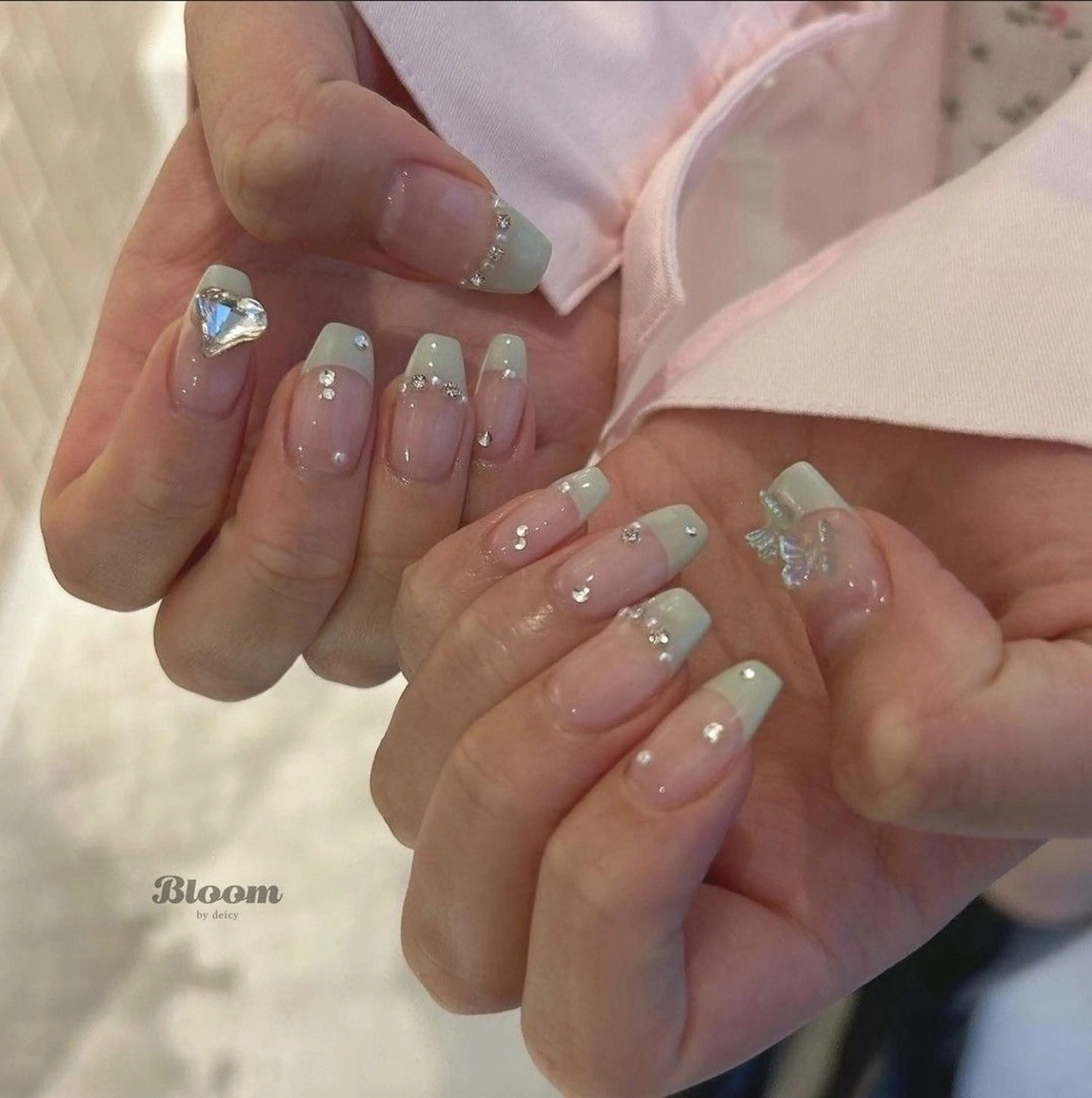 ネイル グラデーション ラメ(グリッター) マグネットネイル ミラーネイル ニュアンスネイル ハンドネイル Lumi de nails所属・Lumi de nailsのネイルデザイン