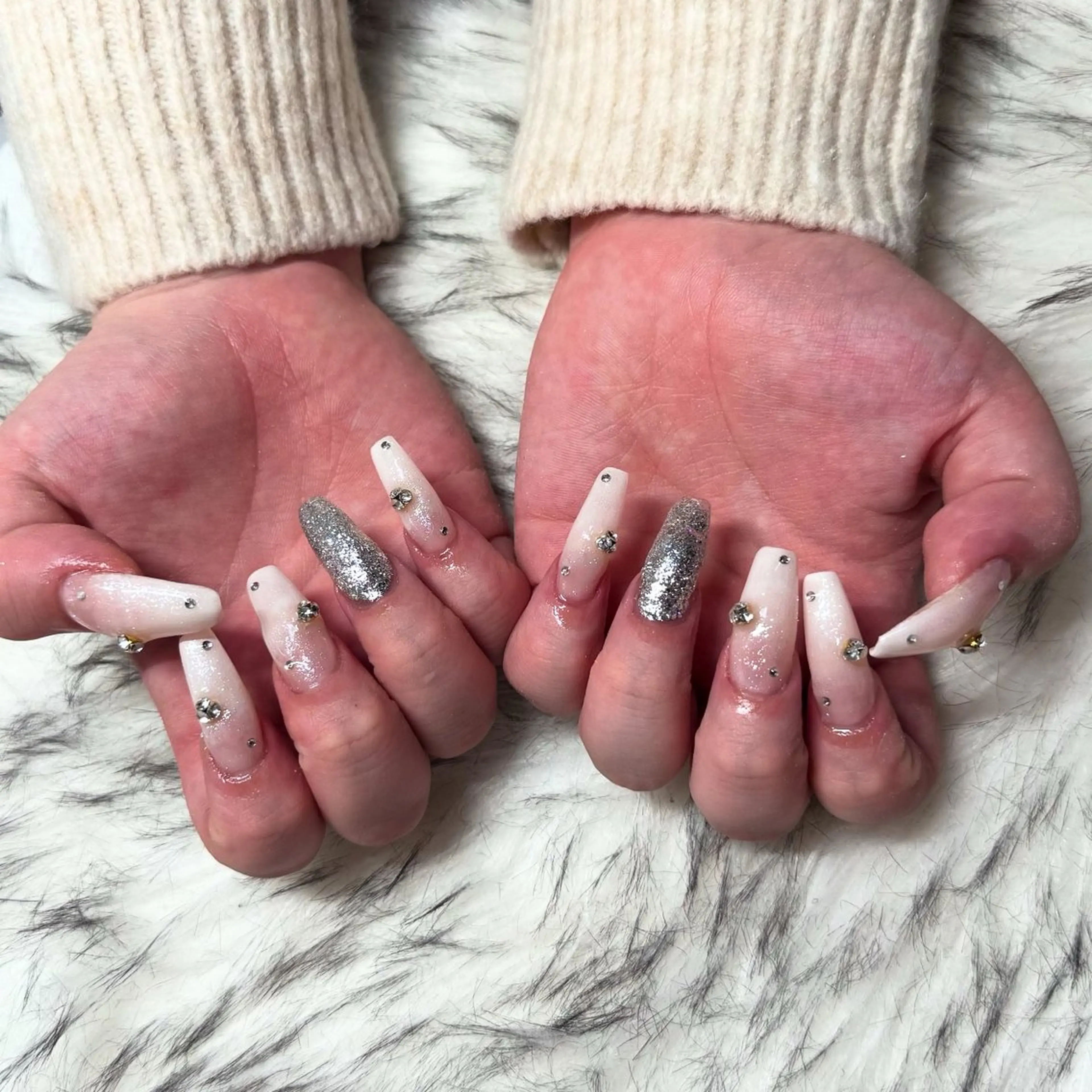 ロング ハンドネイル mao .のネイルデザイン