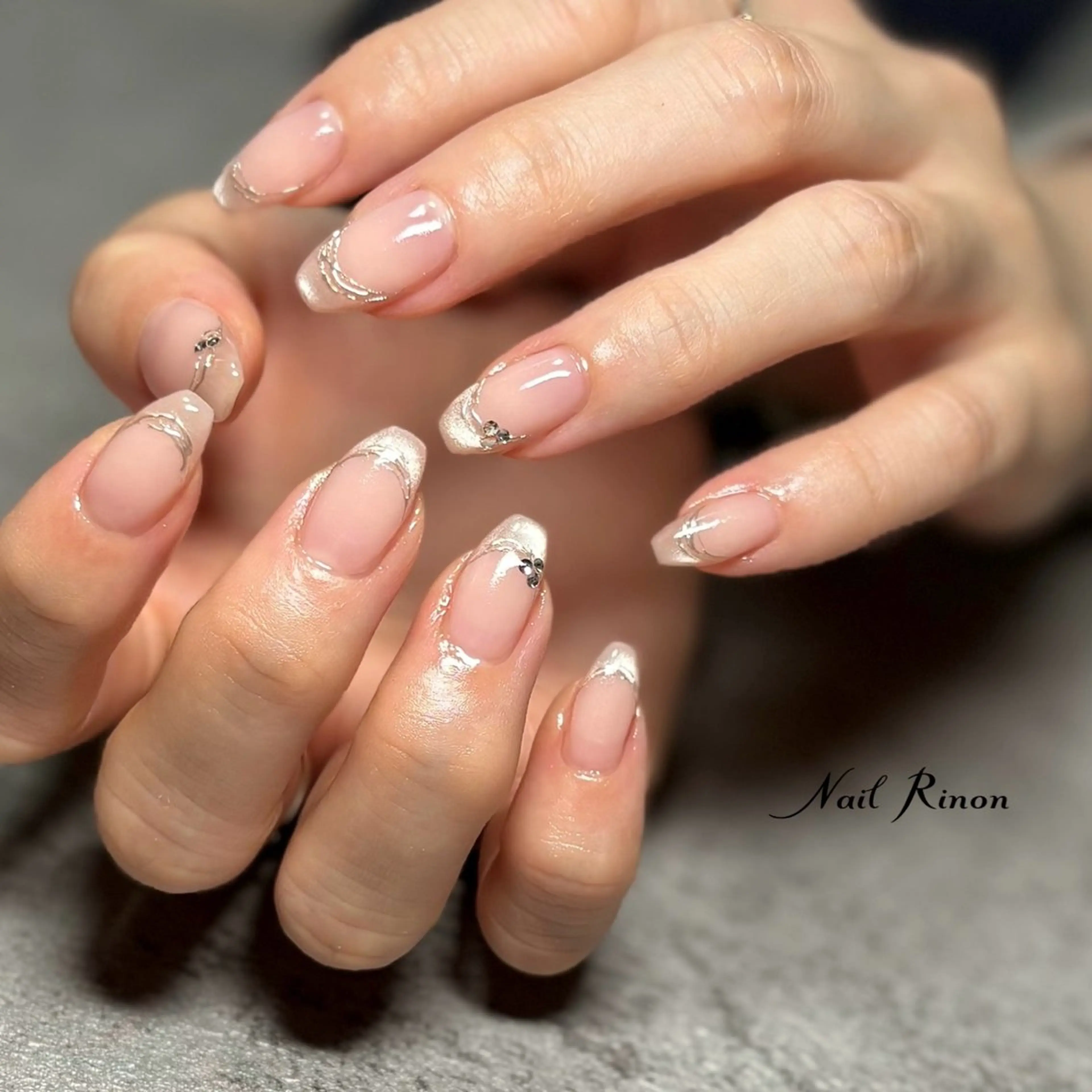 ネイル フレンチネイル マグネットネイル マグネットフレンチ ハンドネイル Nail Rinonのネイルデザイン