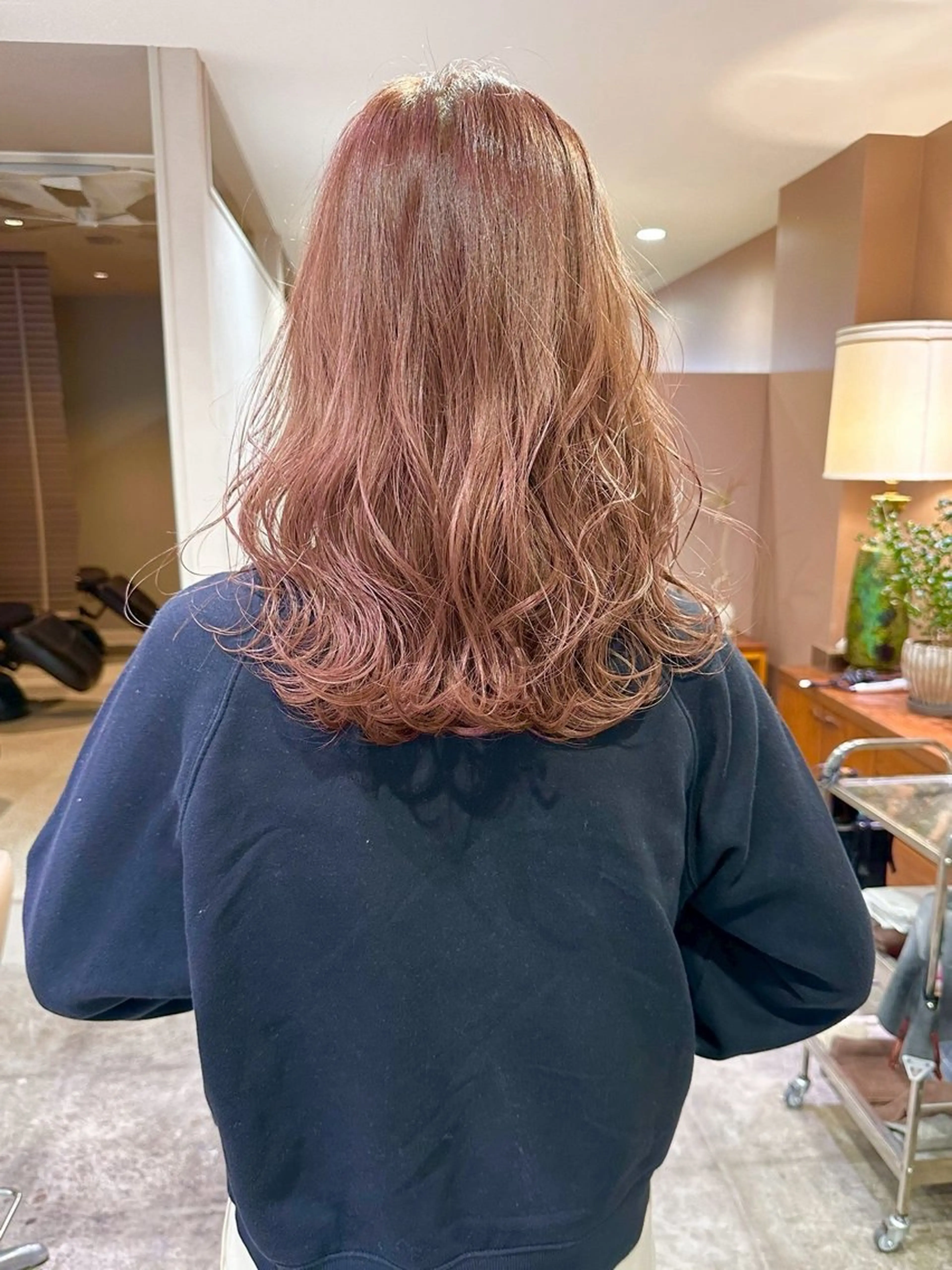 セミロング カラー ブリーチ オレンジ ピンクカラー sopi  by invitation所属・ ここね︎︎/透明 感カラー/ナチュラルのヘアスタイル